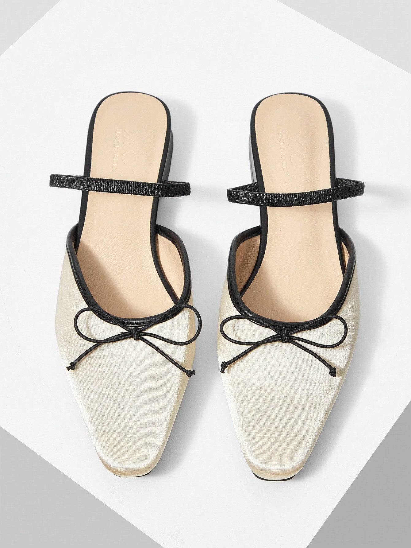 CONTRAST BINDING BOW DETAIL LOW-HEELED FLATS