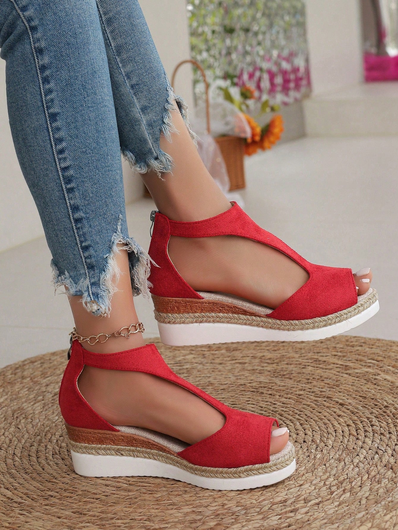 Women's Plus Size Retro Fashionable Lightweight Roman Style High Heel Wedge Sandals With Back Zipper