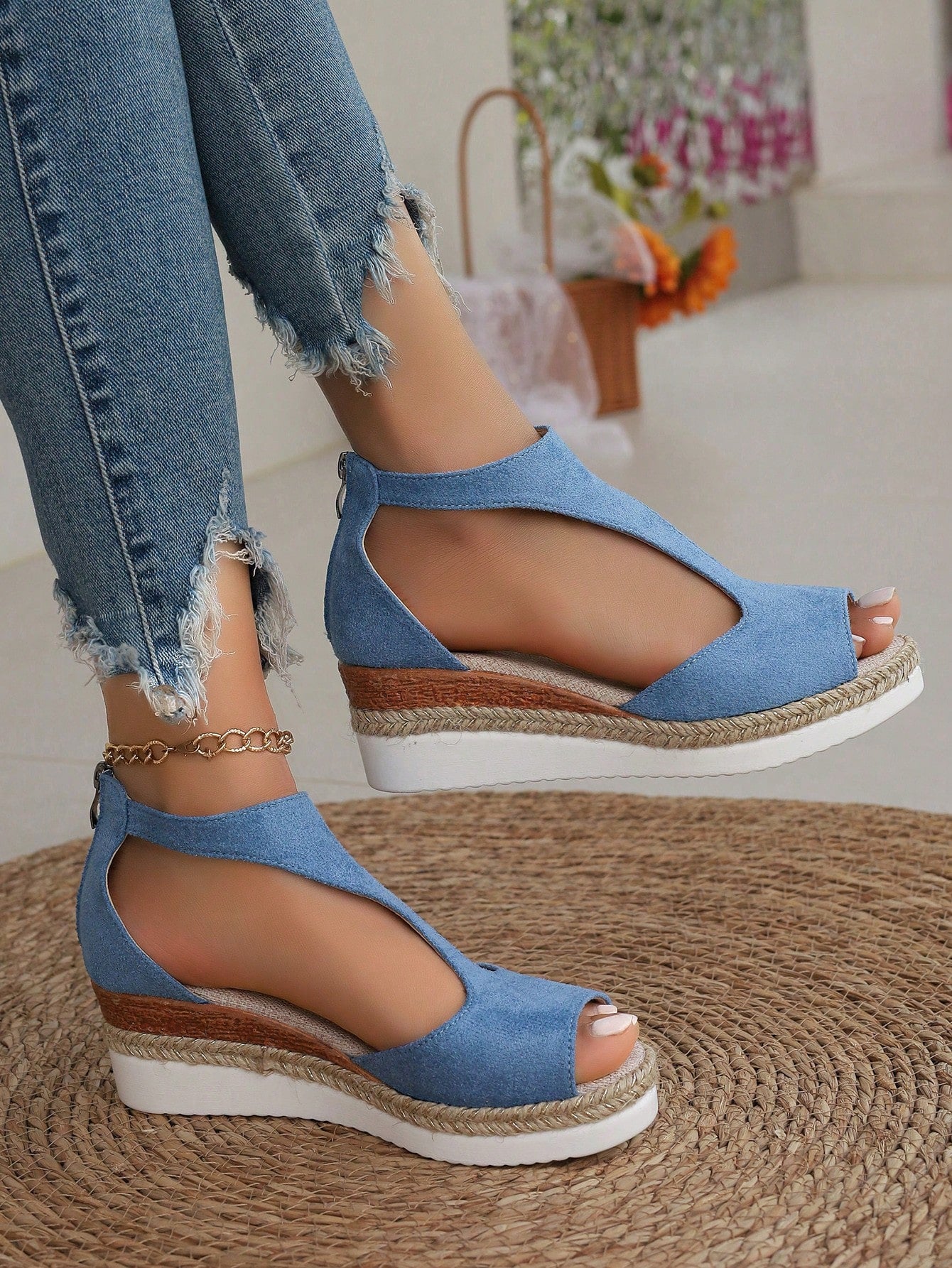 Women's Plus Size Retro Fashionable Lightweight Roman Style High Heel Wedge Sandals With Back Zipper