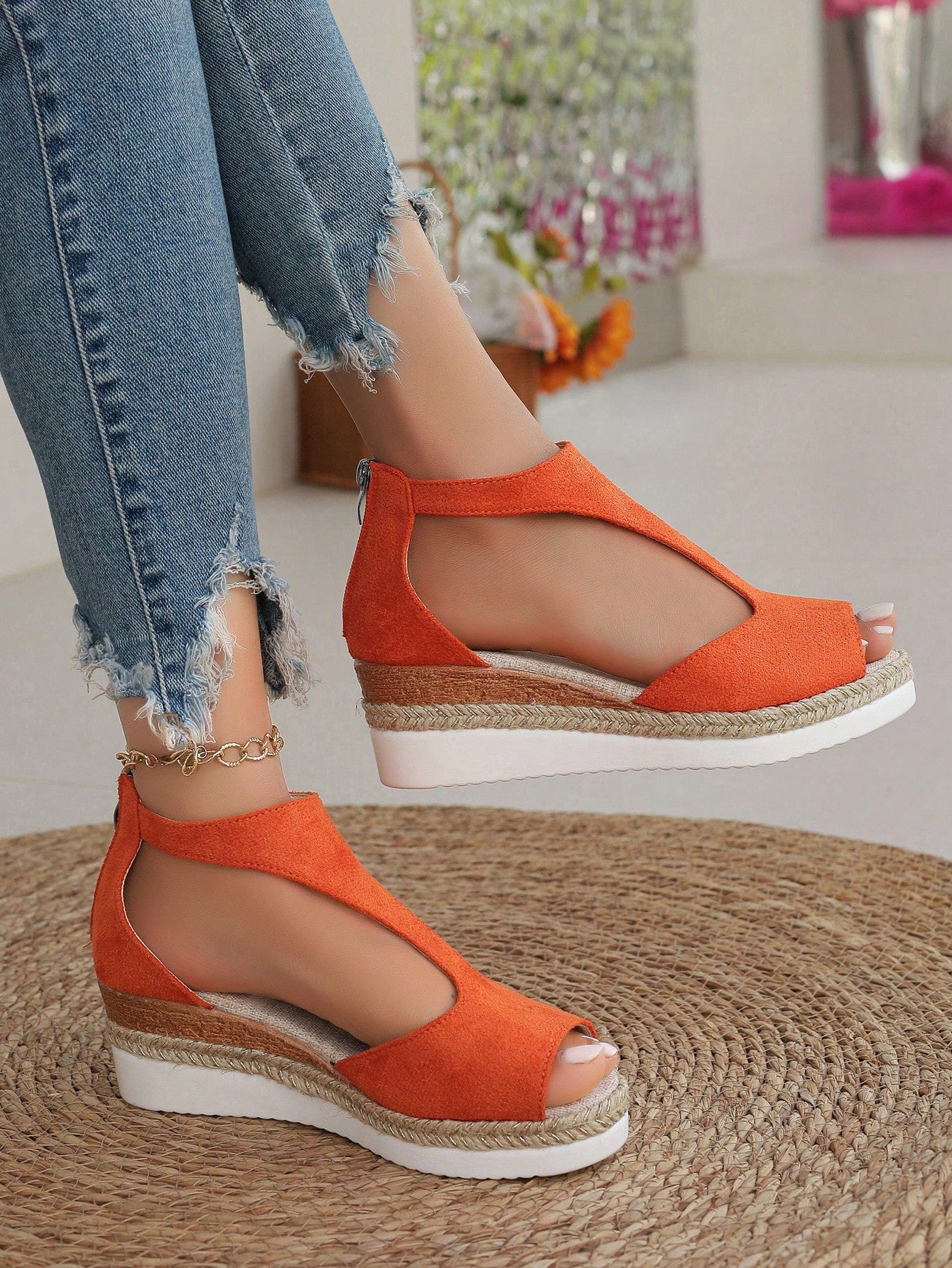 Women's Plus Size Retro Fashionable Lightweight Roman Style High Heel Wedge Sandals With Back Zipper