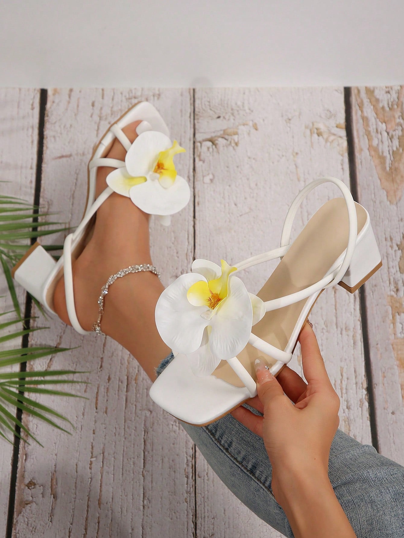 Internet Celebrity Beach Shoes, Europe And America 2024 New Style Floral Decoration High-Heeled Sandals For Women, Summer Wear