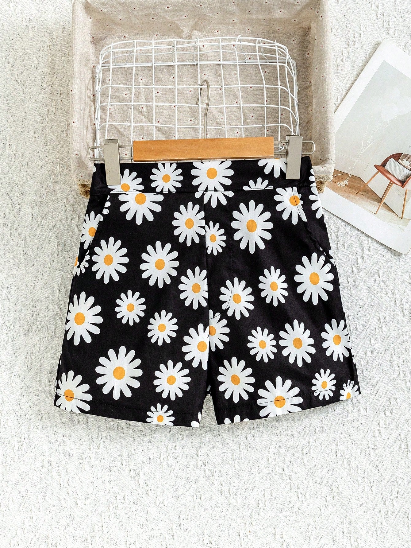 Tween Girl Daisy Print Shorts, Sweet Country Style, High Waisted, Loose Fit, Breathable And Comfortable