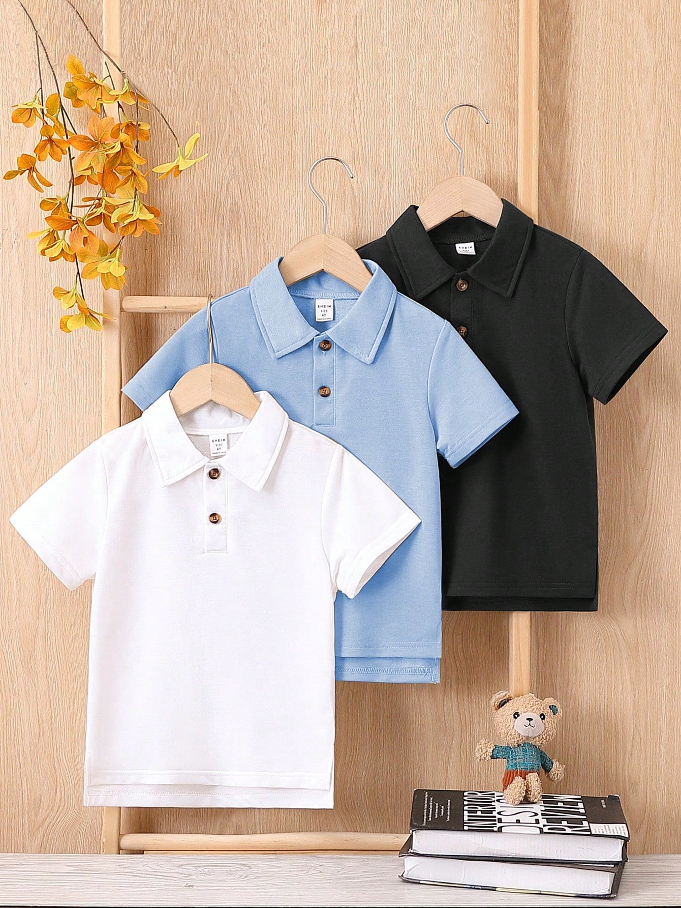 Young Boy Fashionable And Casual Sports Polo Shirt Set , 3pcs. Comes In Vintage Yet Classic Color Combination. Comfortable To Wear And Easy To Style, Great For Outdoor Activities And Travel.