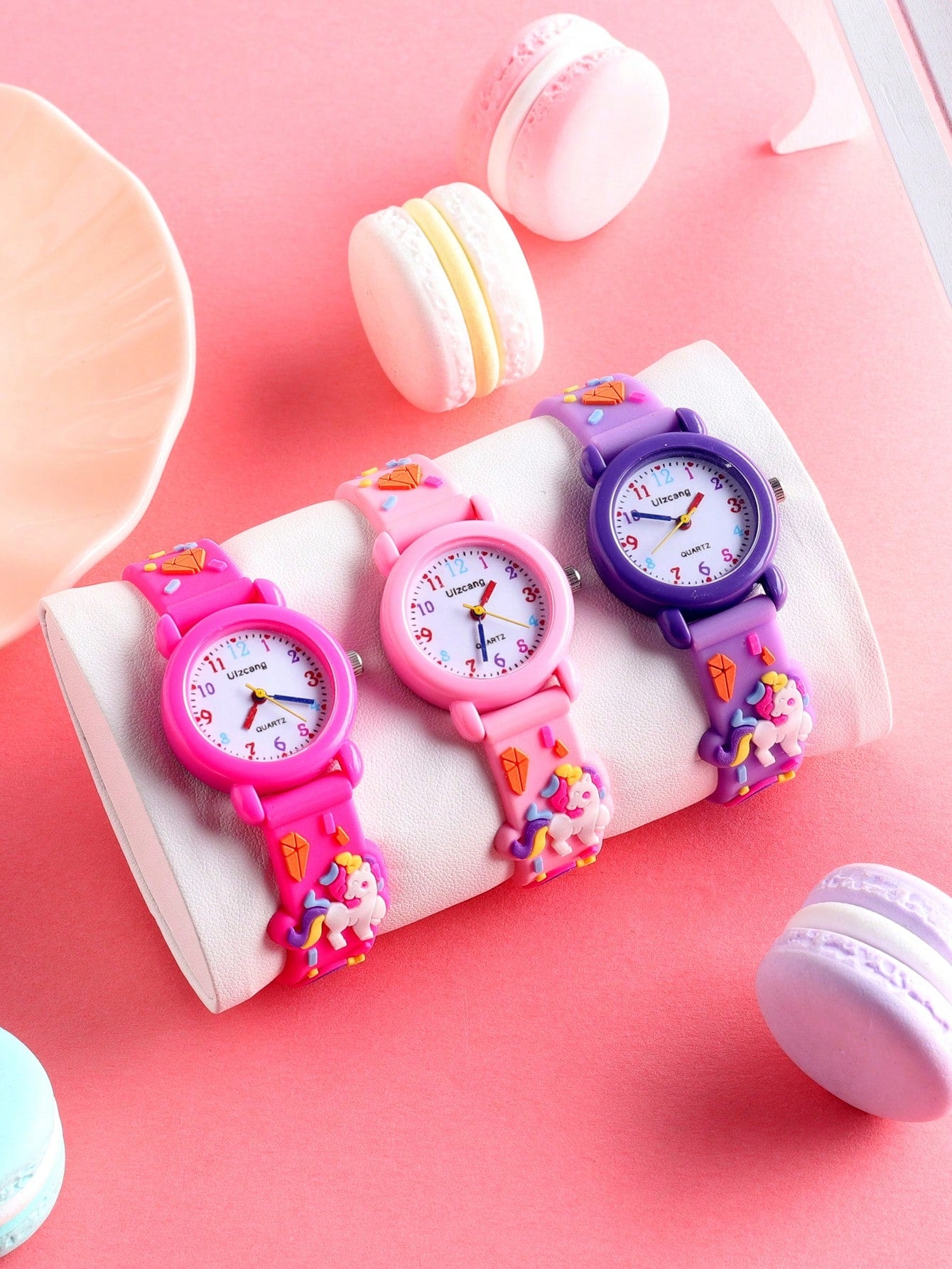 3pcs Dry Battery Powered Cute Round Watch With Soccer, Butterfly And Unicorn Decoration Patterns, Unisex, Suitable For Daily Wear And Gift Giving