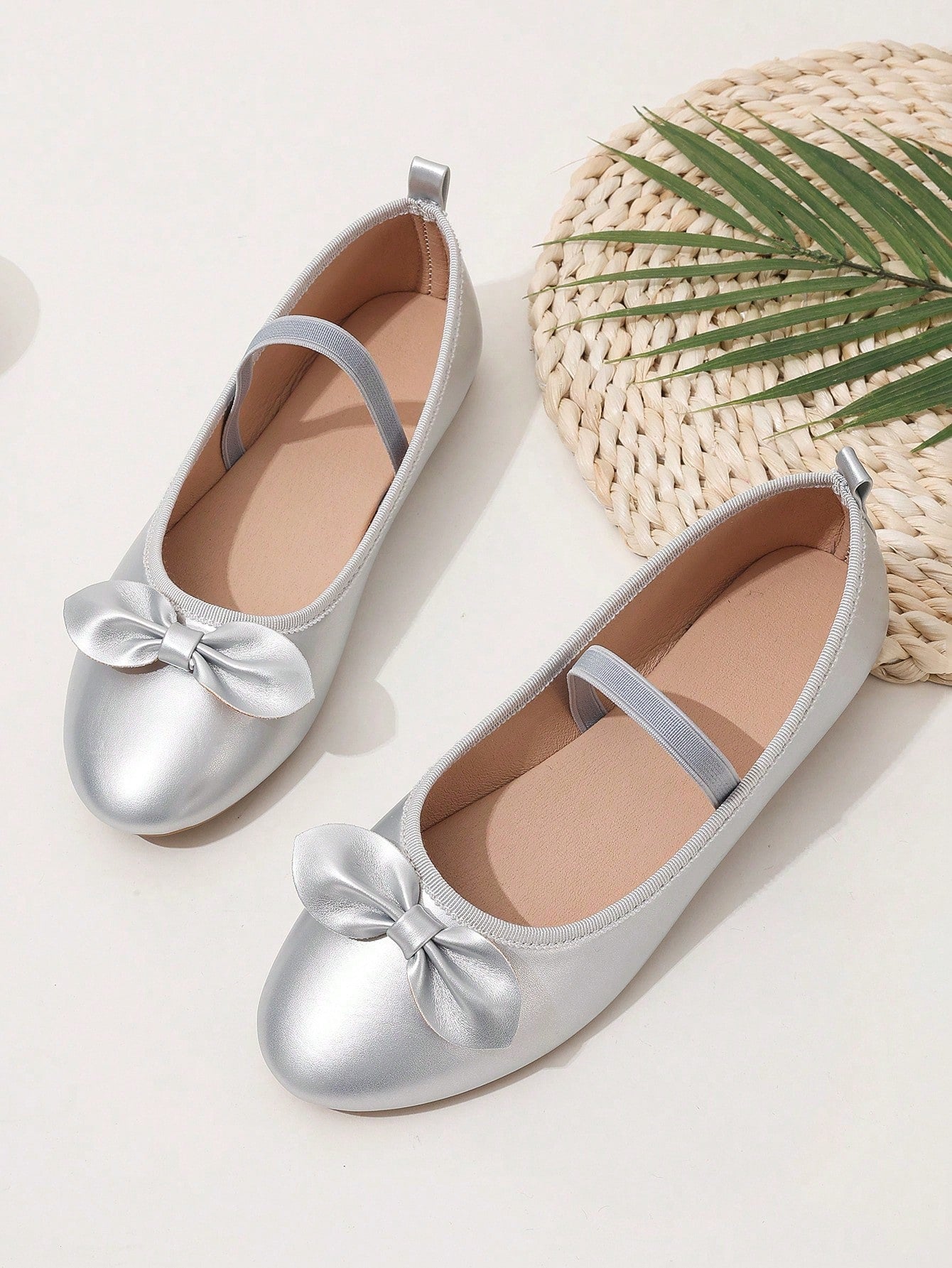 1pair New Spring/Autumn Fashion Teenage Girls Flat Shoes With Bowknot Decoration