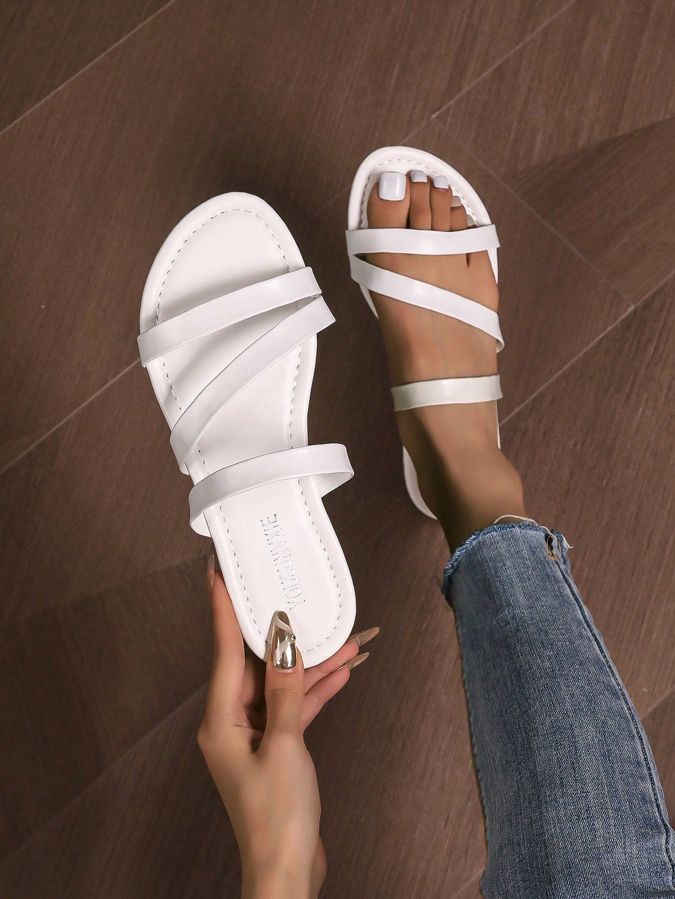 Women's Fashionable Slip-On Sandals, 2024 Spring & Summer Collection Korean Style, Versatile & Trendy One-Strap Beach Slippers Ins Model