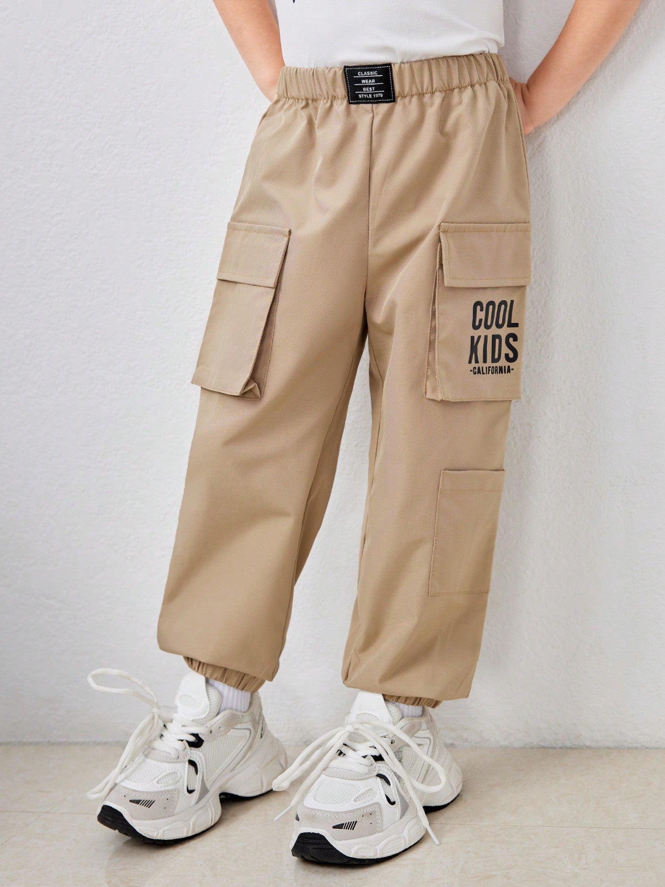 Young Boy Casual Loose-Fit Street Style 3d Pocket Breathable Comfortable Cargo Pants, Suitable For Spring And Summer