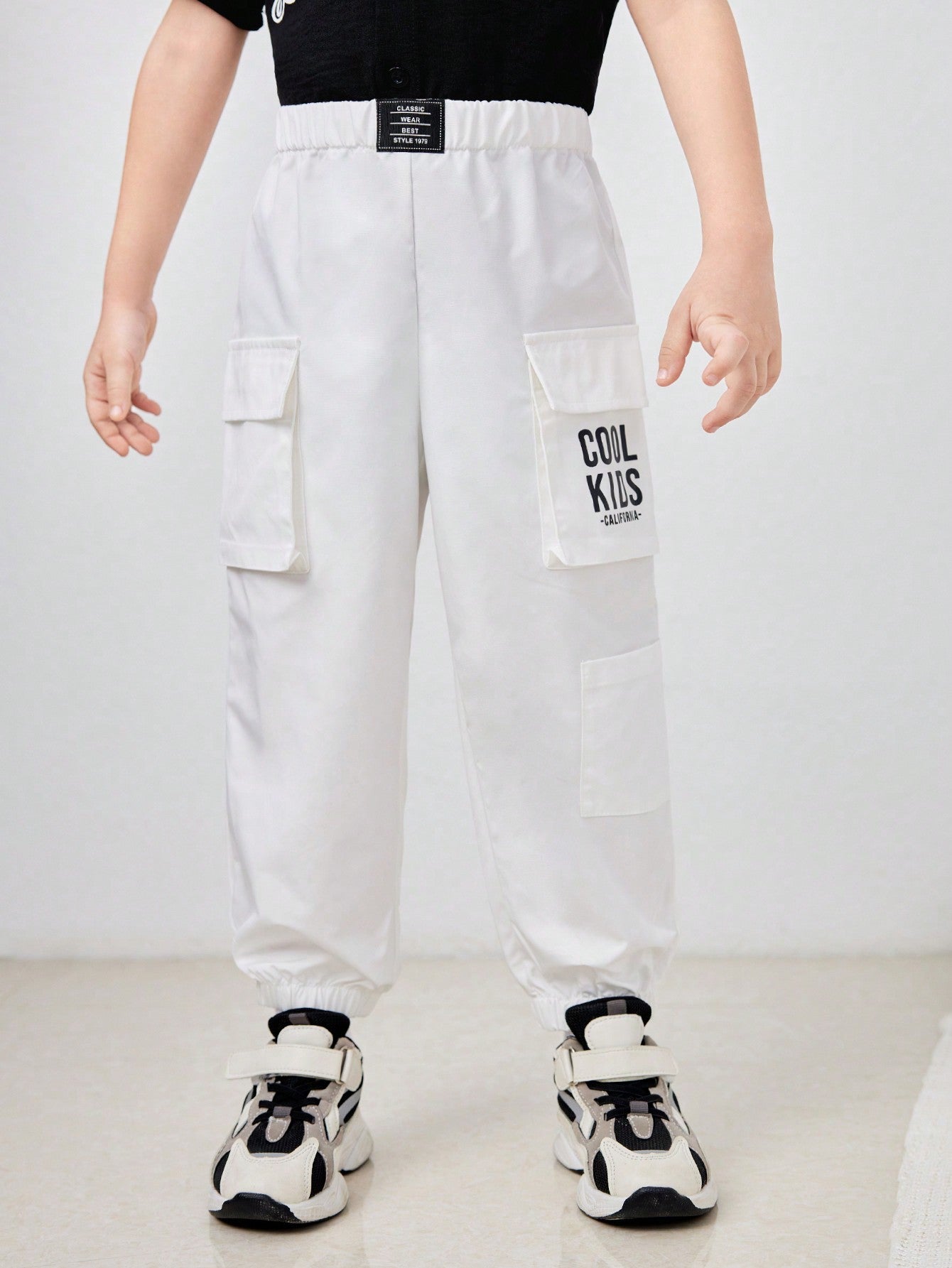 Young Boy Casual Loose-Fit Street Style 3d Pocket Breathable Comfortable Cargo Pants, Suitable For Spring And Summer