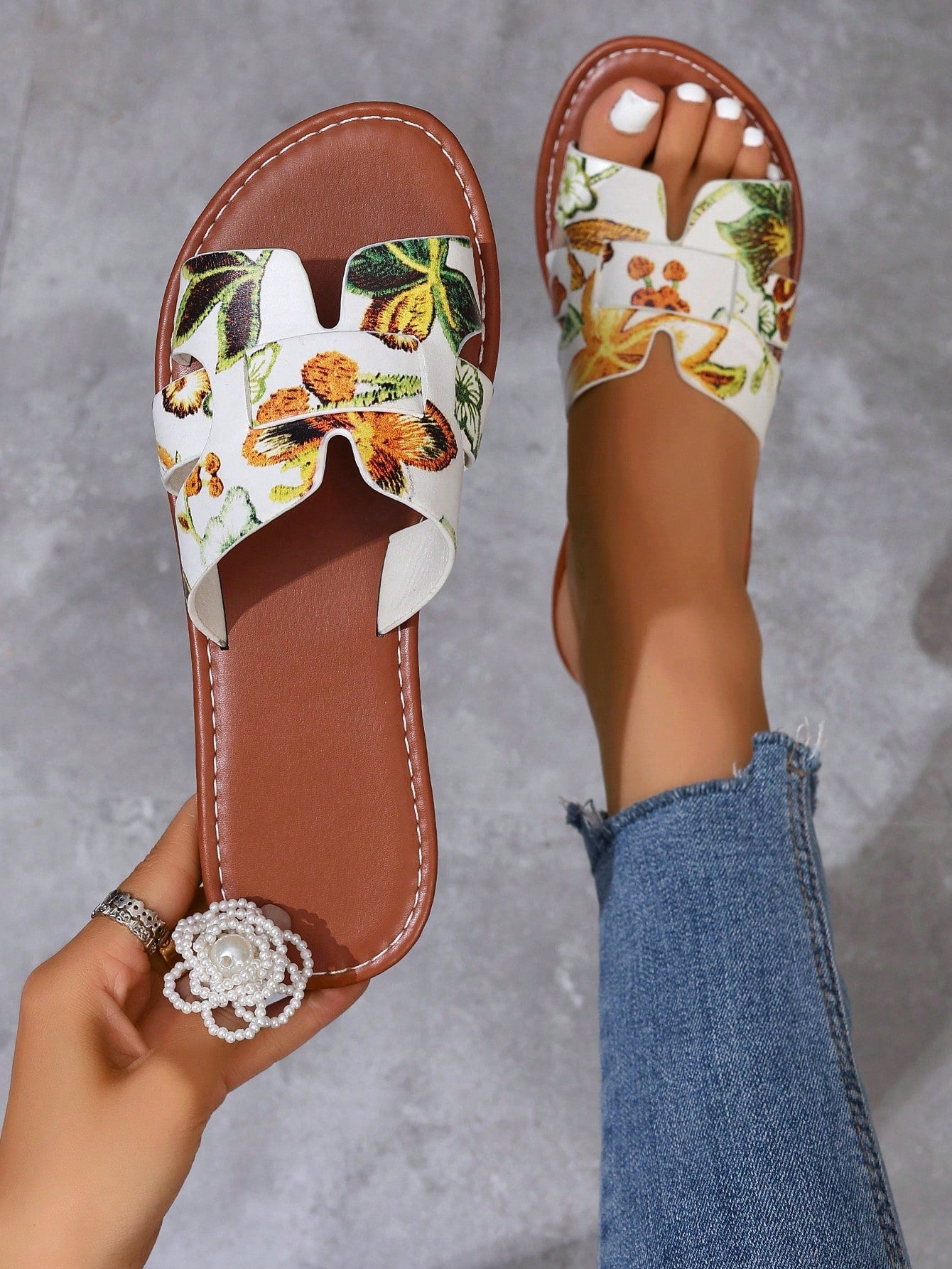 Summer Korean-Style Casual Flat Sandals Women's Open-Toe Cool Slippers, New Weave Roman Style Beach Slides, Suitable For Matching Skirts, Going Out, Beaches, Apartments. White, Flat, One-Strap Flat Shoes Available In Beige, Black, Orange, White, Yellow, P