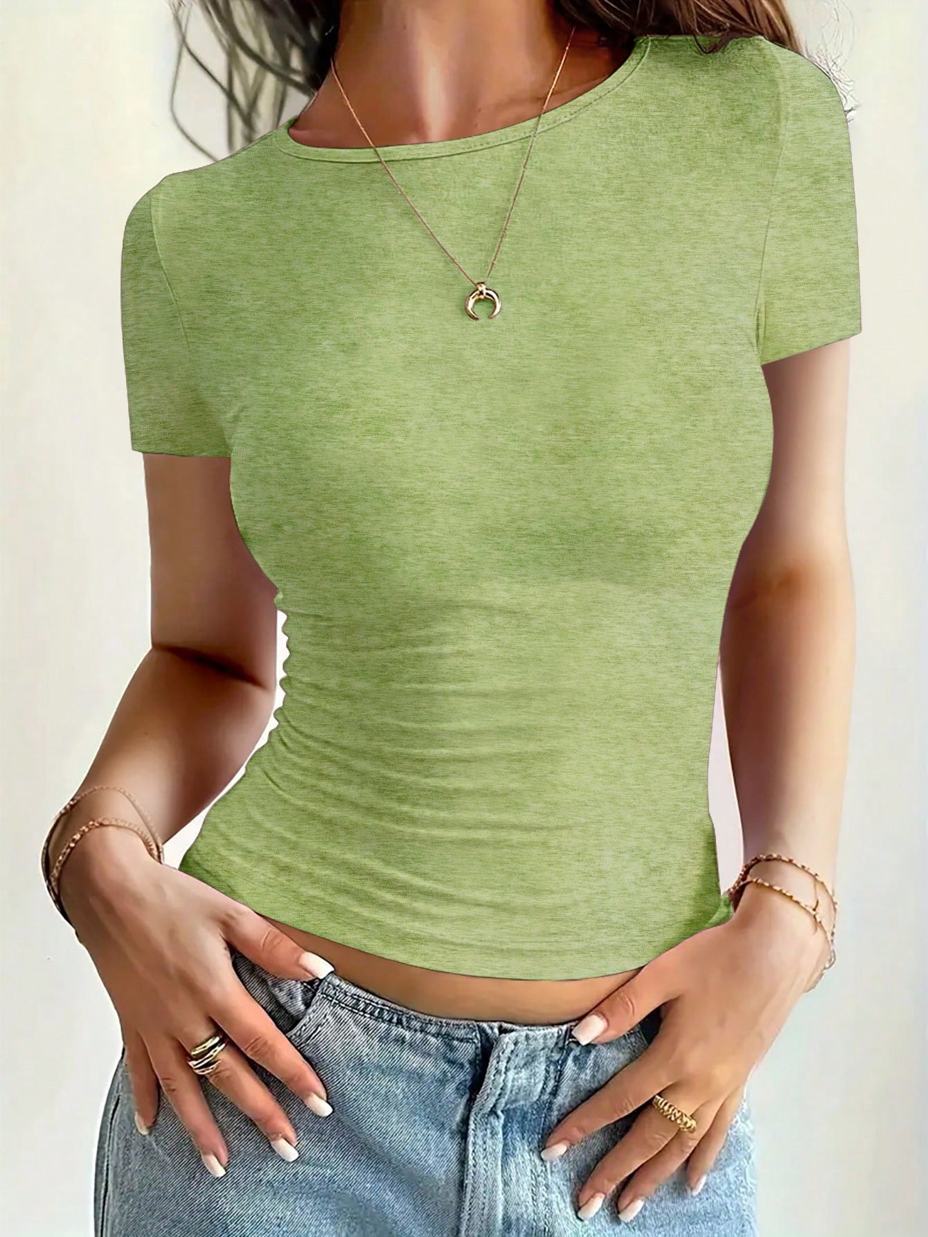 Ladies' Simple Solid Color Round Neck T-Shirt For Daily Wear