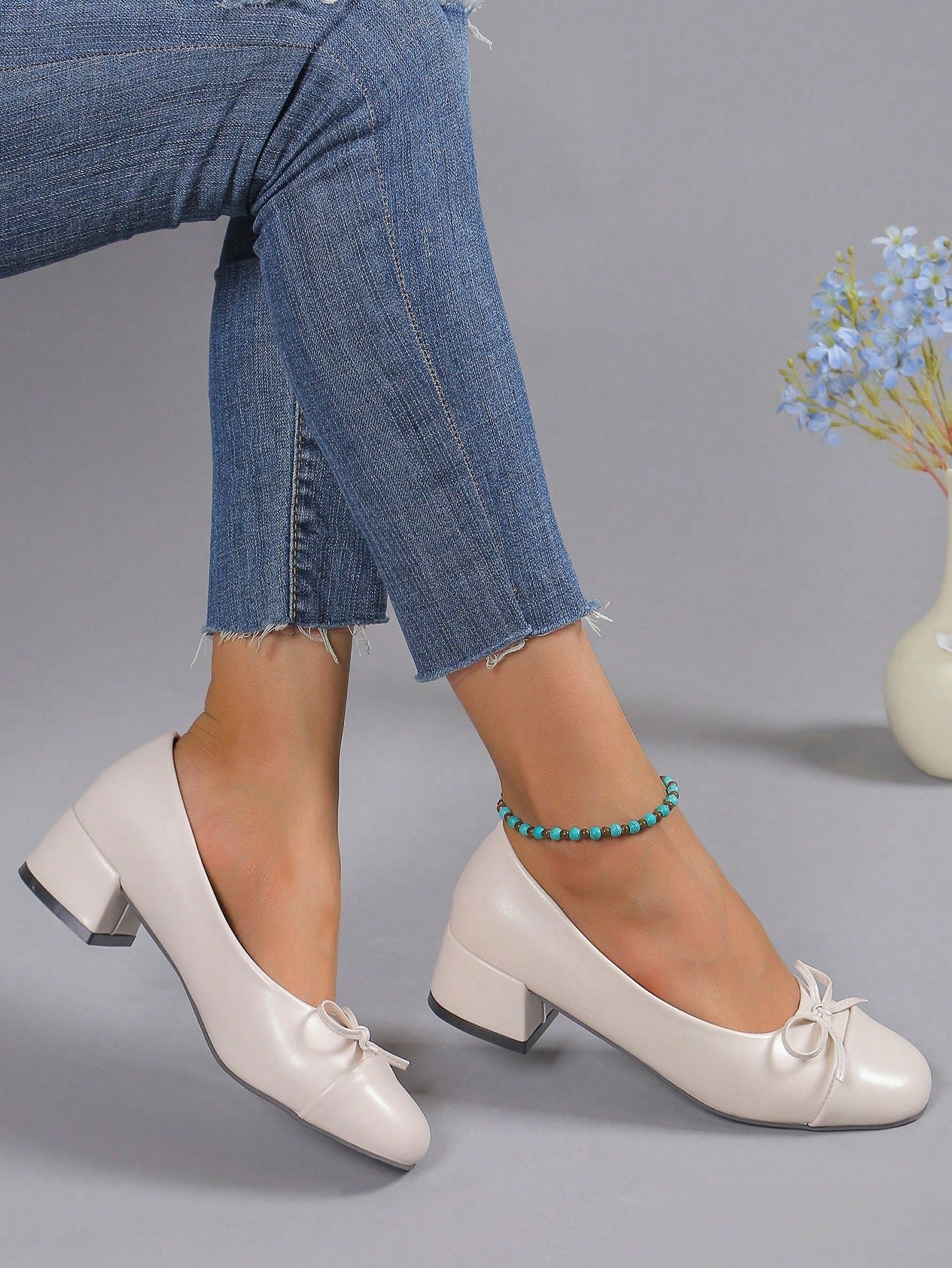 2024 New Arrival Women's Classic Plaid Fabric High Heels, Yellow Color, Square Toe Ballet Flats With Chunky/Low Heels, Bow-Knot Decoration, Shallow Mouth Design, French Style Retro Patent Leather Work Shoes