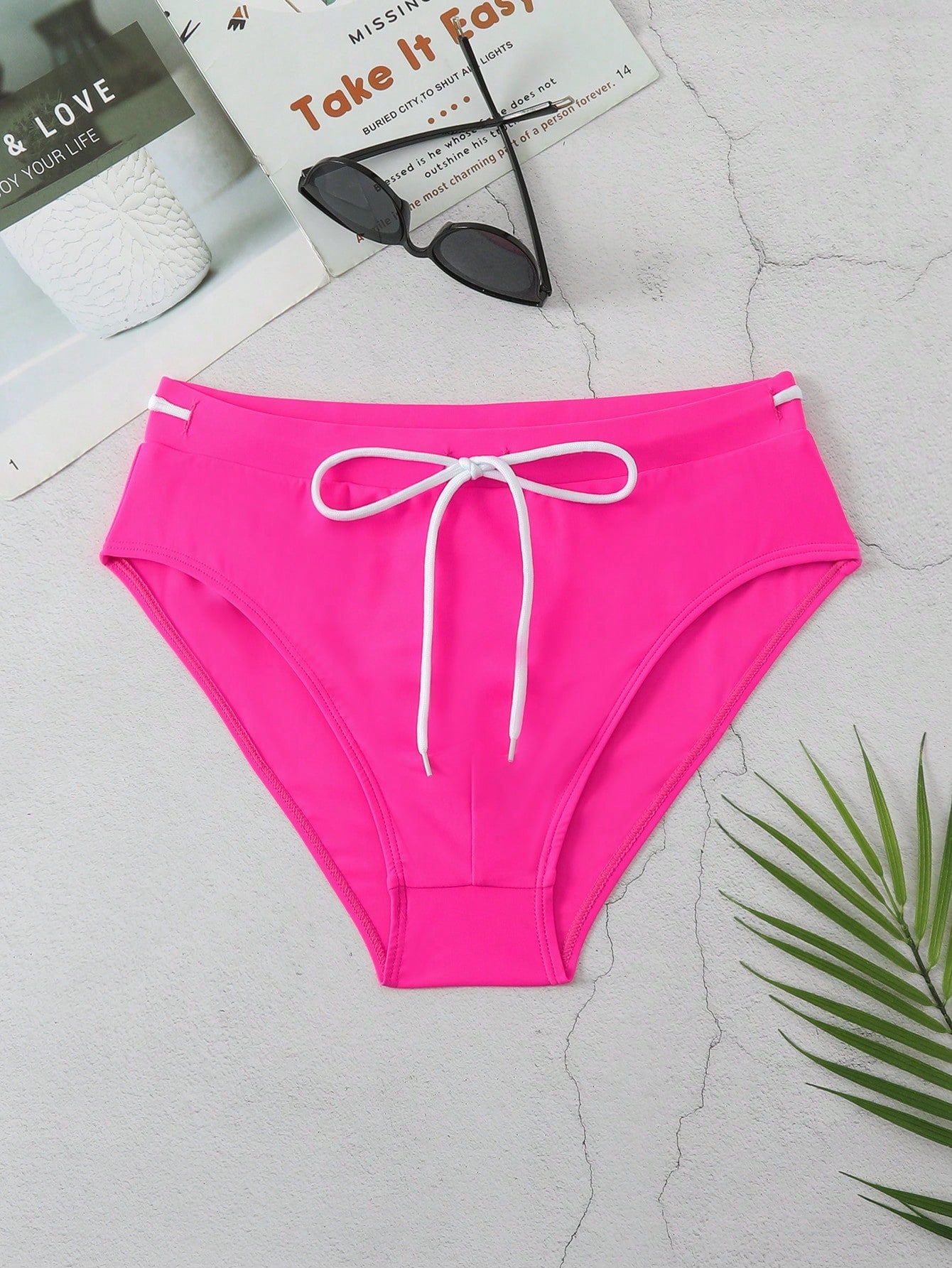 Men's Color Block Drawstring Waist Triangle Swimming Trunks For Summer