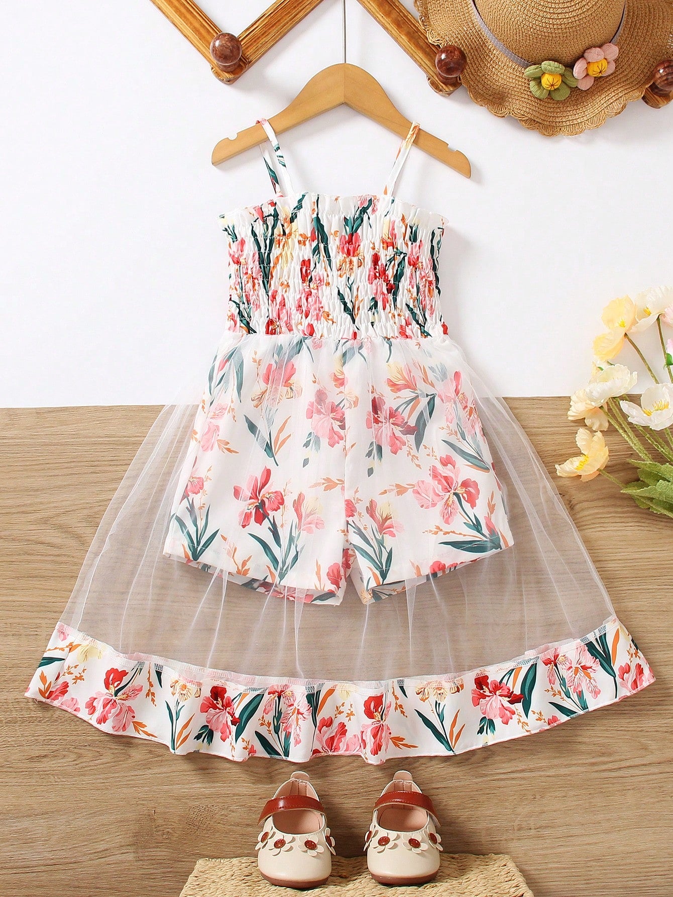 Young Girl New Arrival Sweet And Elegant Style Dress With Spaghetti Straps, Ruched Detailing, Mesh And Ditsy Floral Patchwork For Summer