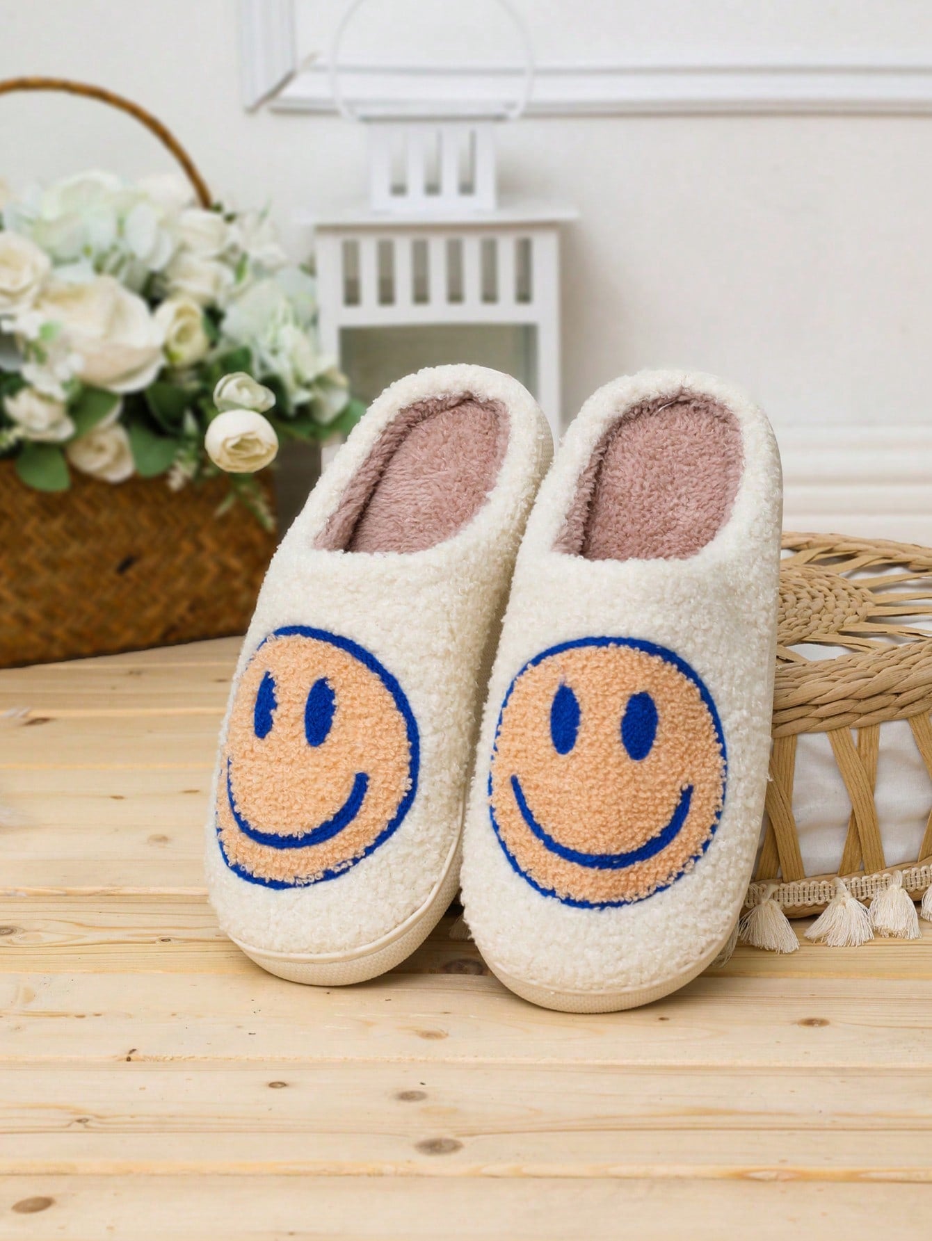 Women Korean Style Cute Cartoon  Face Fabric Slippers With Thick And Wear-Resistant Soles For Warm And Cozy Home Winter Wear, Couples" Slippers