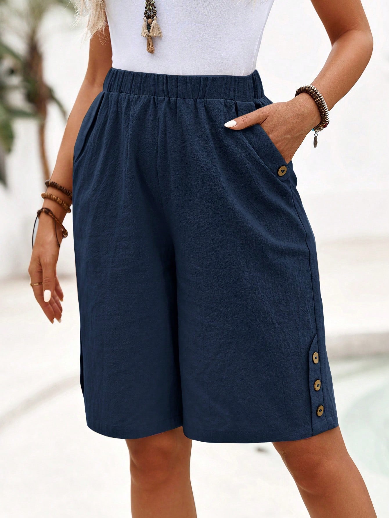 Loose-Fit Elastic Waistband Shorts With Button Decoration, Versatile Style