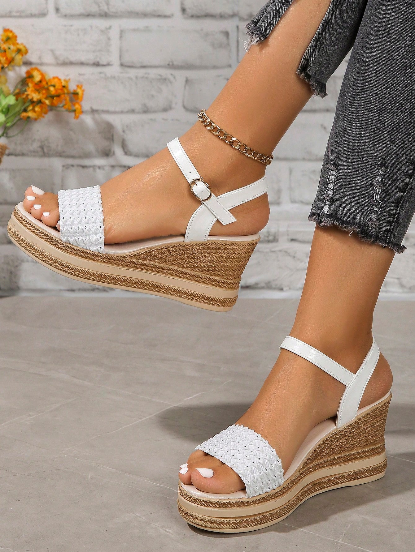 Summer Chunky Heel Platform Sandals For Women With Peep Toe And Woven Texture Sole, Ankle Strap Buckle Closure, Great For Parties And Outdoor Activities, Trendy And Comfortable White High Heels