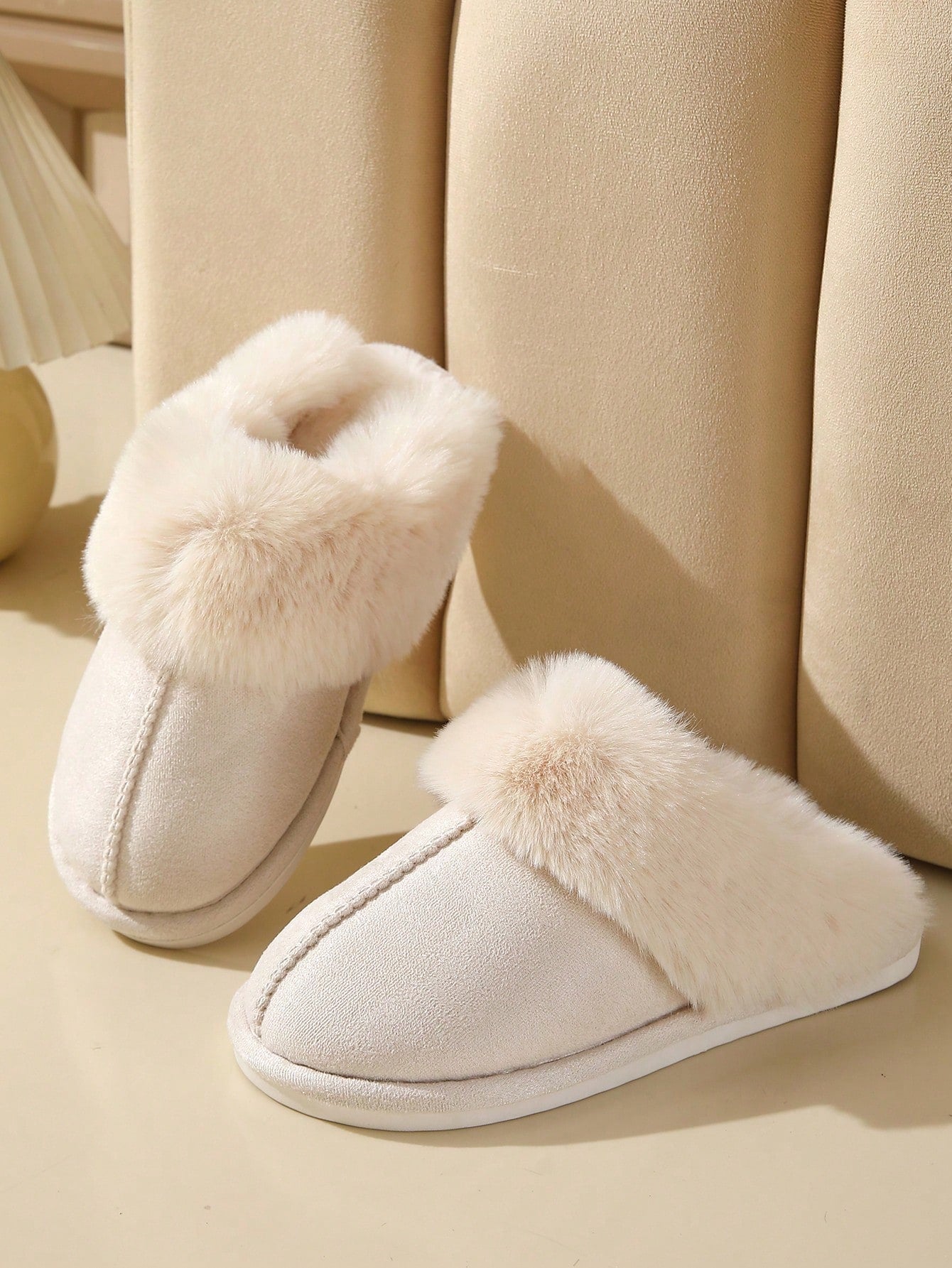 New Thickened Plush Home Slippers For Men And Women, Warm, Fashionable, Comfortable And Anti-Slip Indoor Slippers With Closed Toe