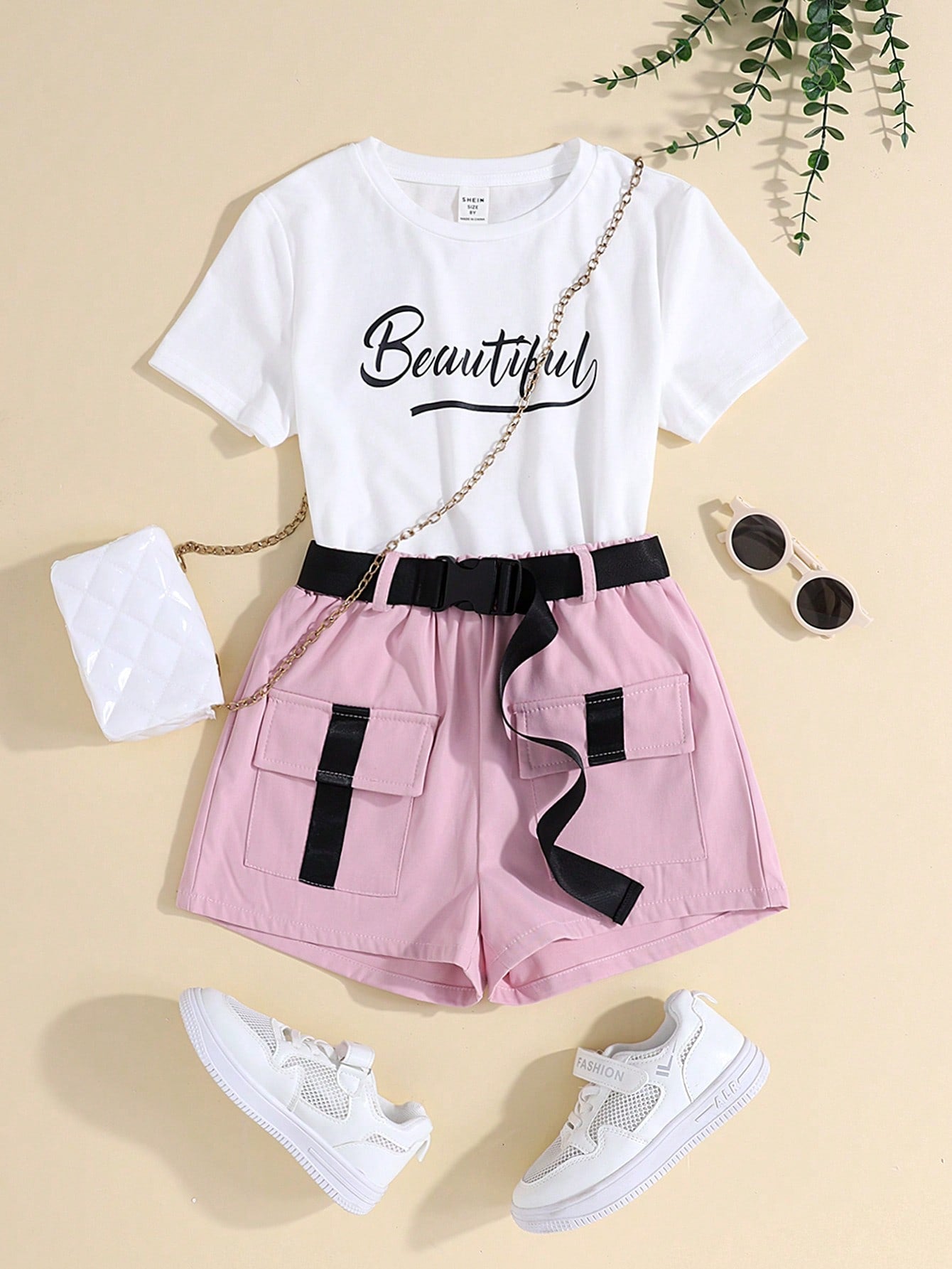 Tween Girl Letter Graphic Tee & Flap Pocket Belted Shorts