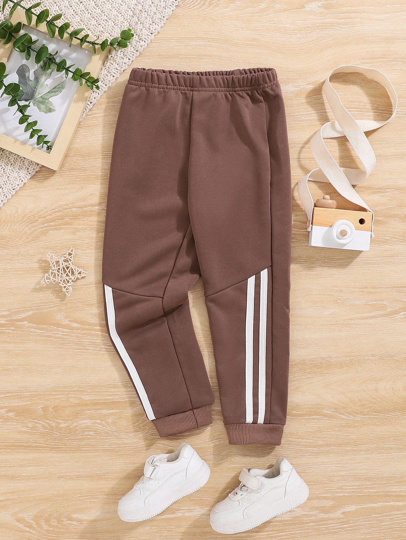 Young Boy Gray Striped Sports & Casual Fashionable Jogger Pants, Suitable For Summer And Autumn