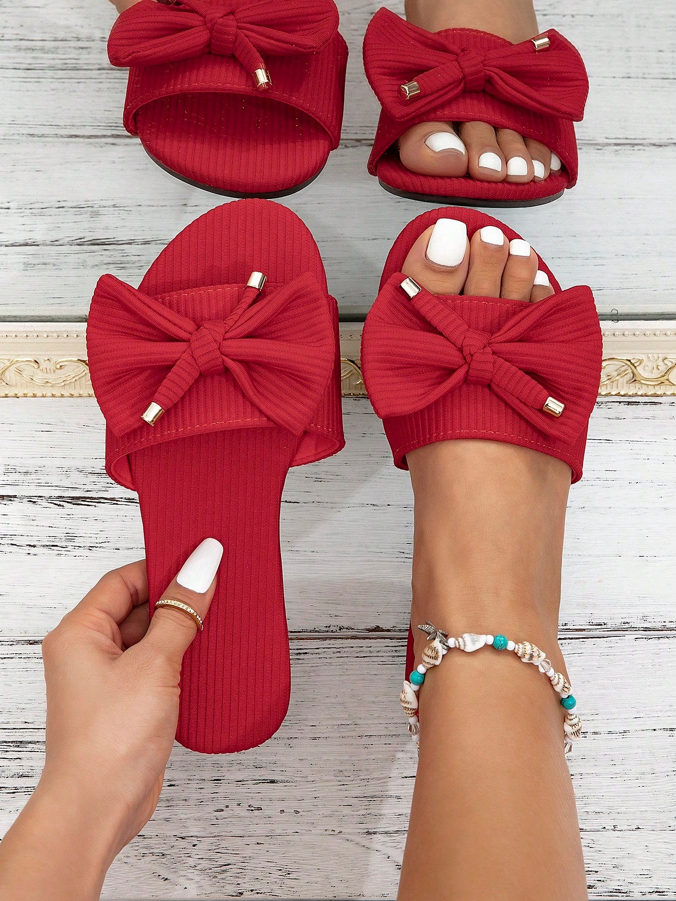 Summer Fashionable Flat Women's Slippers, Minimalistic & Elegant Woven One-Piece With Red Single Strap Flat Sandals