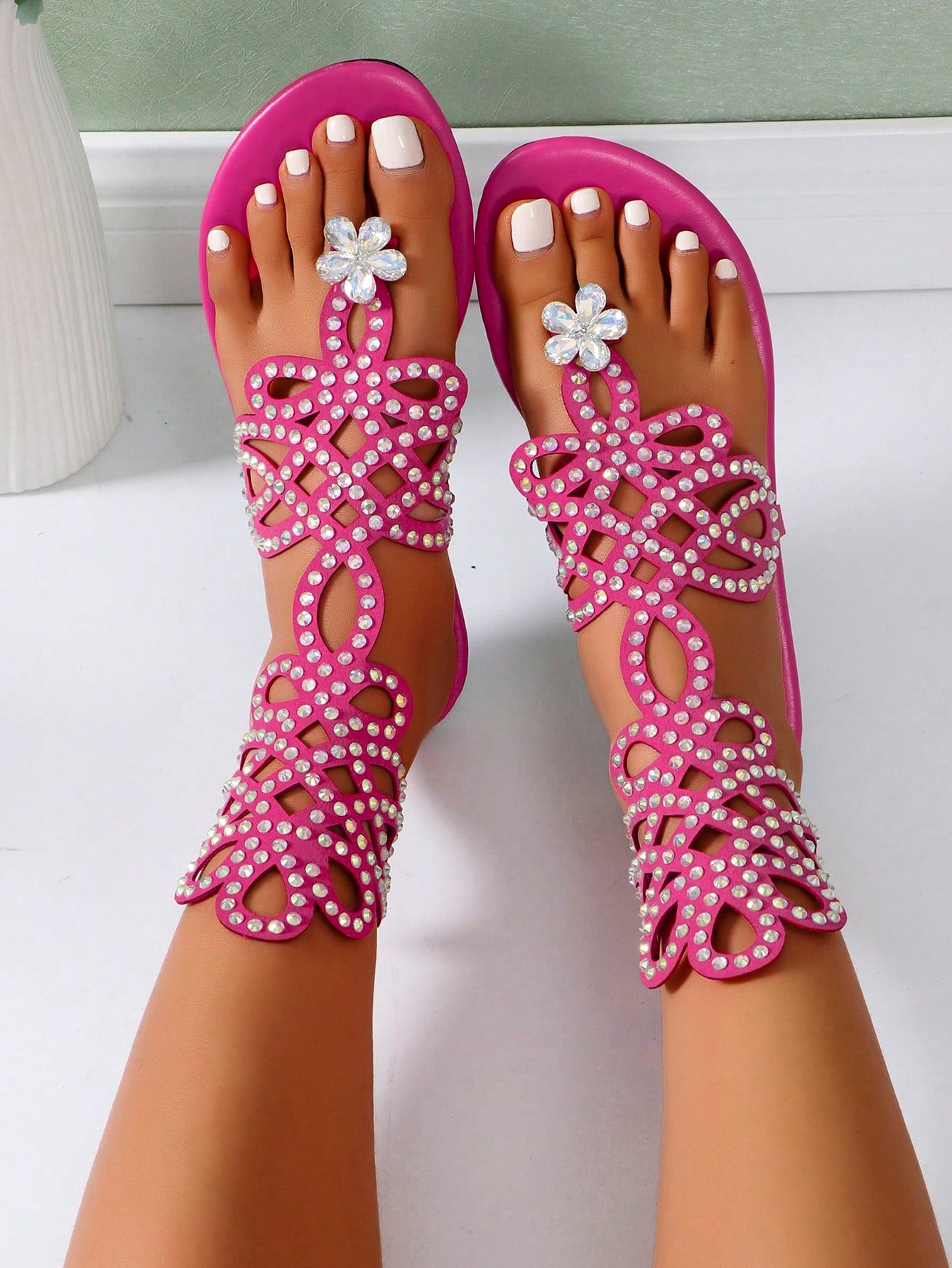 2024 New Cross-Border Popular Beach Slip-On Sandals, Decorated With Rhinestones; Sexy, Comfortable, And Versatile Toe-Post Slippers For Summer