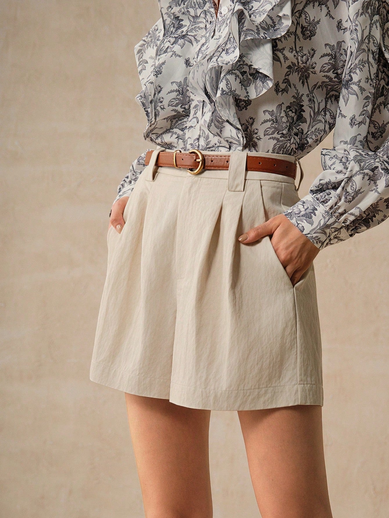 Anewsta Solid Color Simple Pleated Leisure City Style Casual Women Shorts