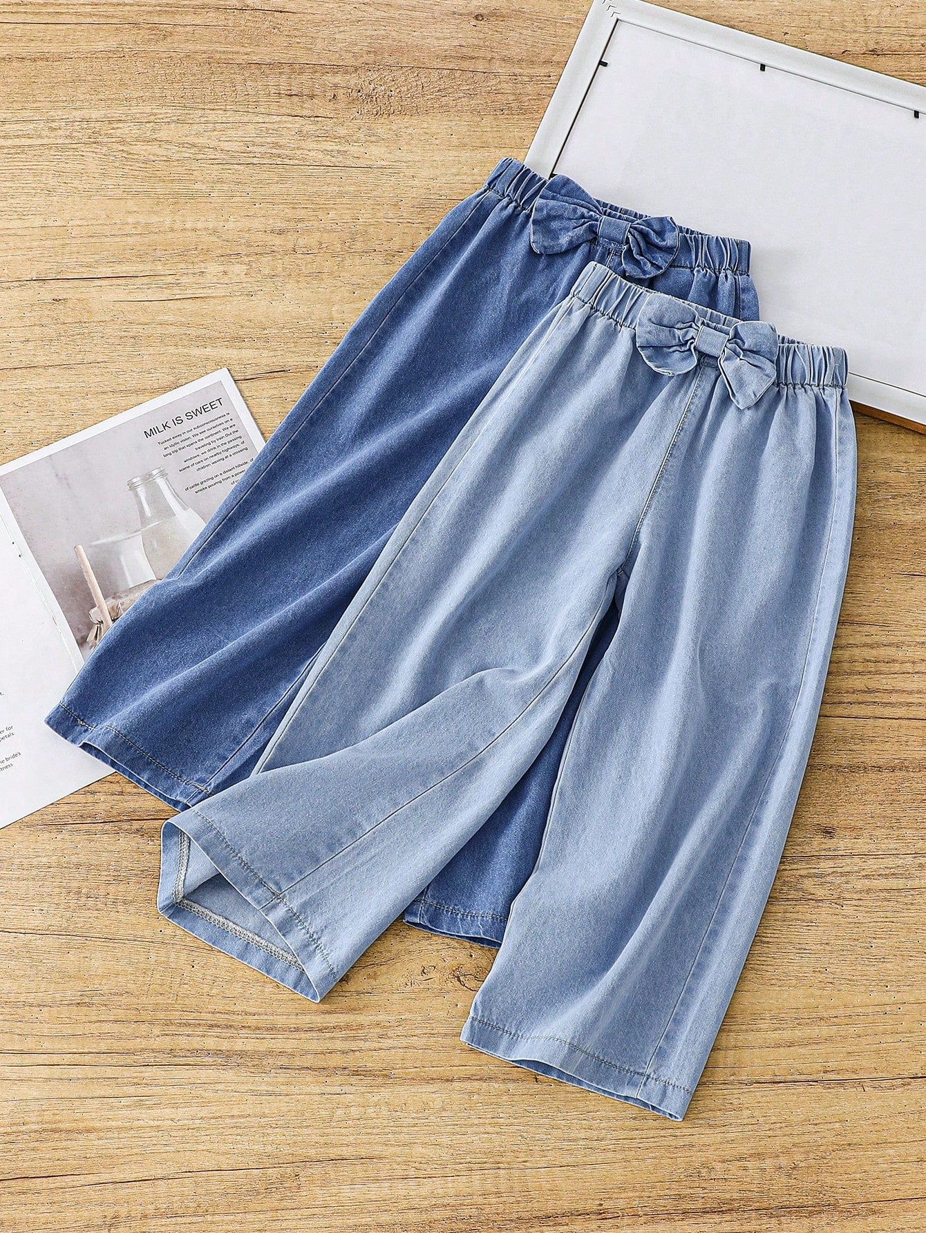 Young Girl Fashion Solid Color Jeans With Bow Decoration