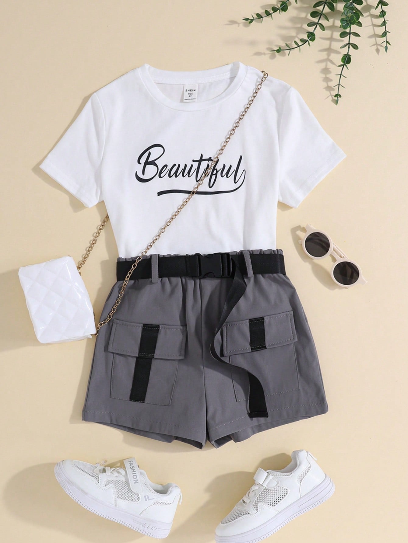 Tween Girl Letter Graphic Tee & Flap Pocket Belted Shorts