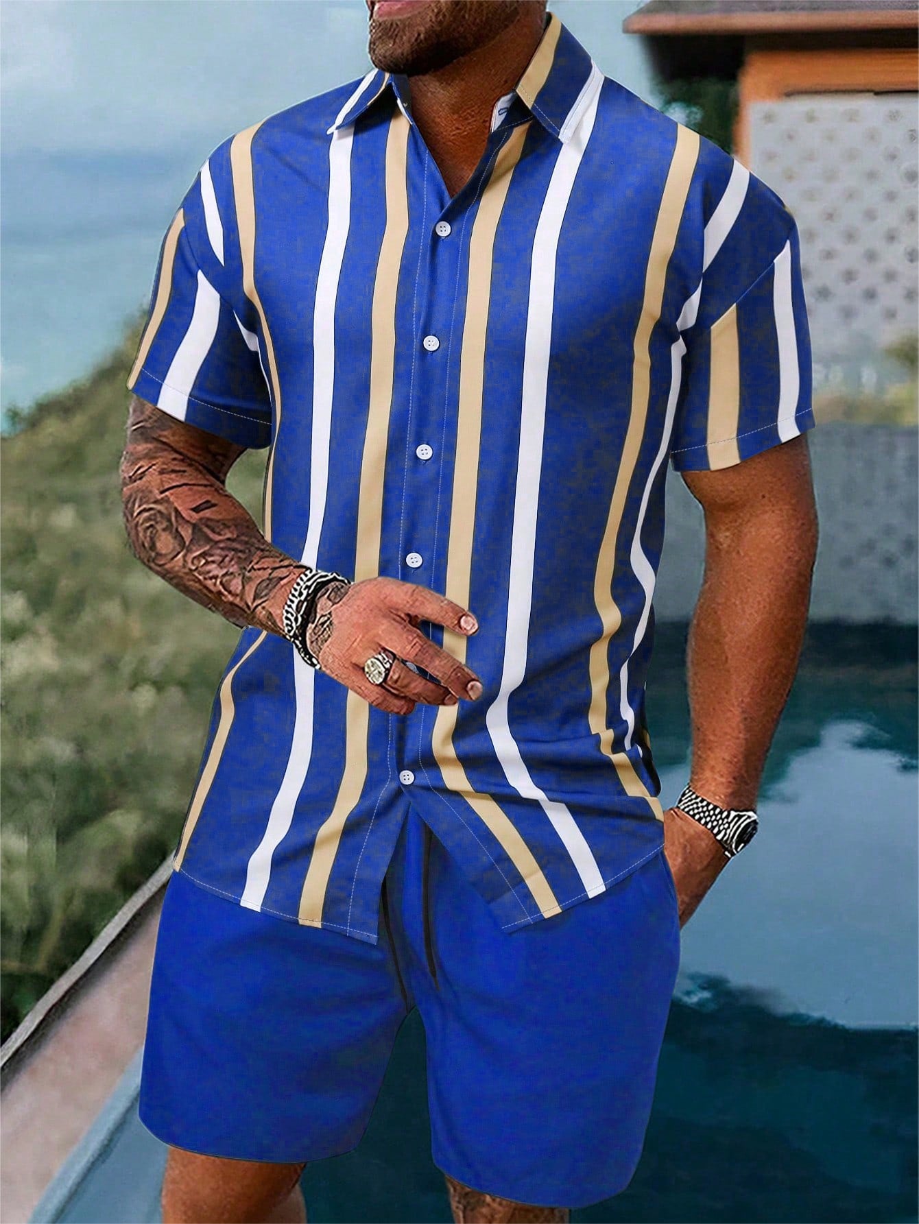 Men Two-Piece Set Of Striped Printed Short-Sleeve Shirt And Solid Color Shorts, Suitable For Summer