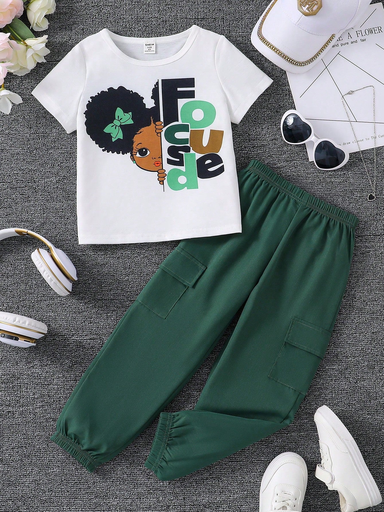 Young Girl Summer Short Sleeve T-Shirt And Cargo Pants Casual Two-Piece Set With Letter And Cartoon Print