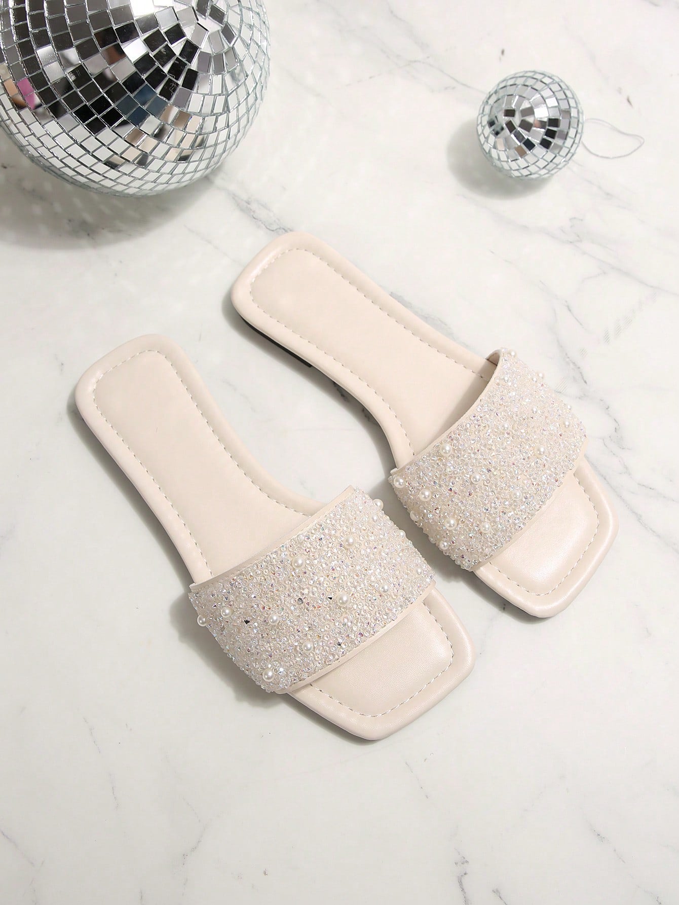 Women's Flat Sandals Plus Size Summer Beach Slippers With Rhinestone Decoration