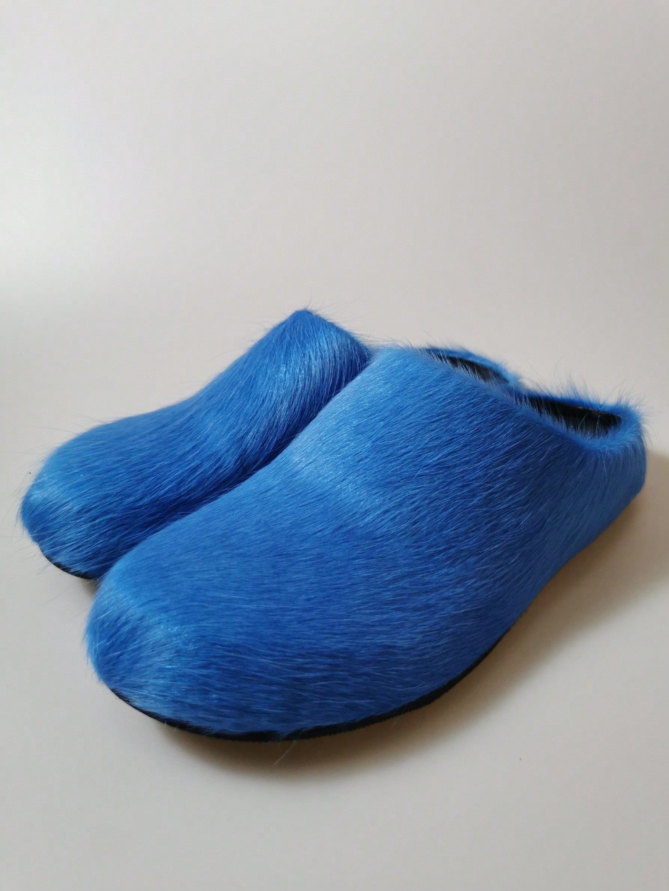 Fashionable Furry Slippers With Thick Soles And Sponge Cake Design For Autumn/Winter, Ideal For Indoor And Outdoor Use