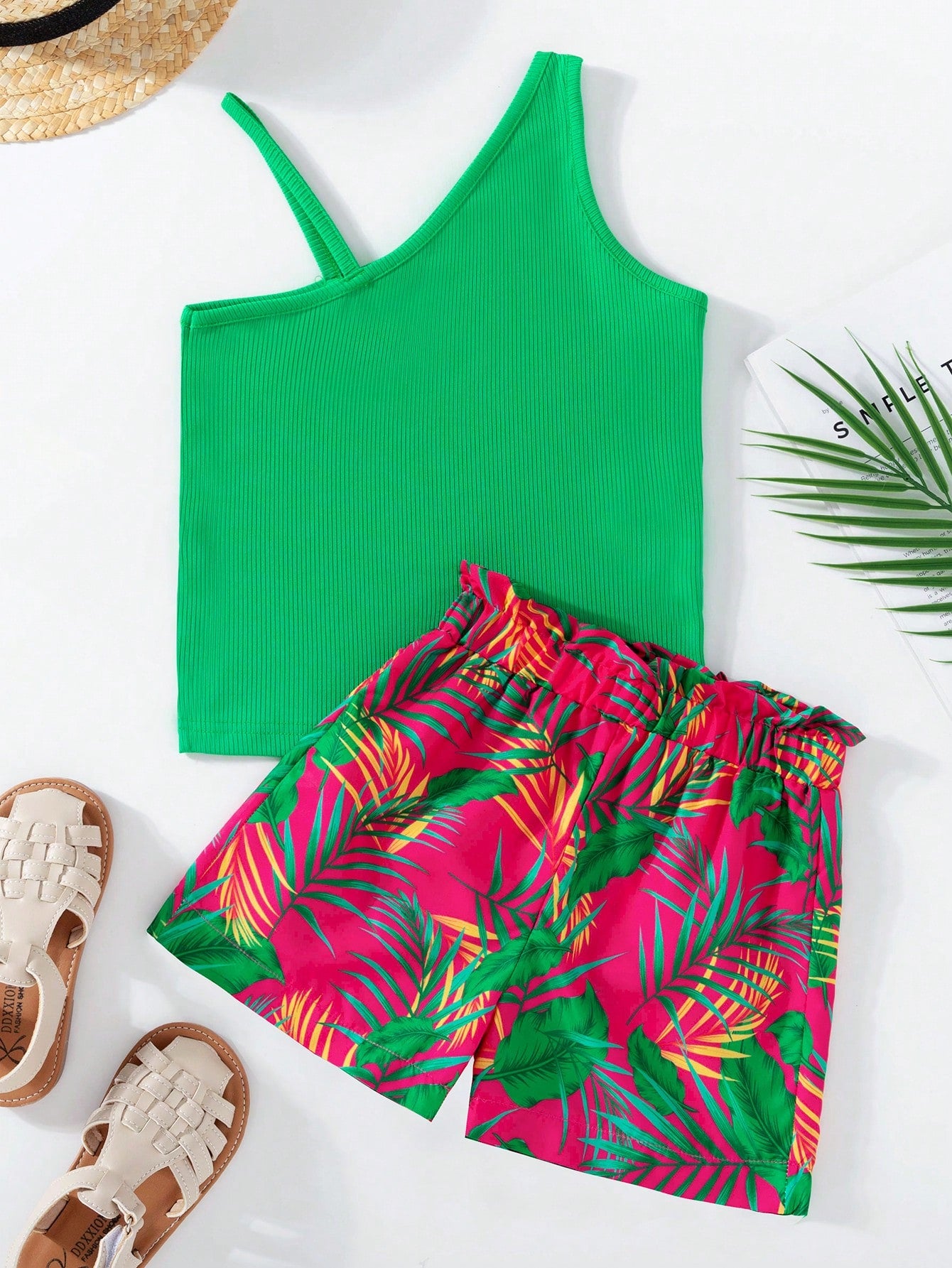 Young Girl Summer Solid Color Asymmetric Collar Sleeveless Top And Tropical Plant Printed Shorts Casual Outfit