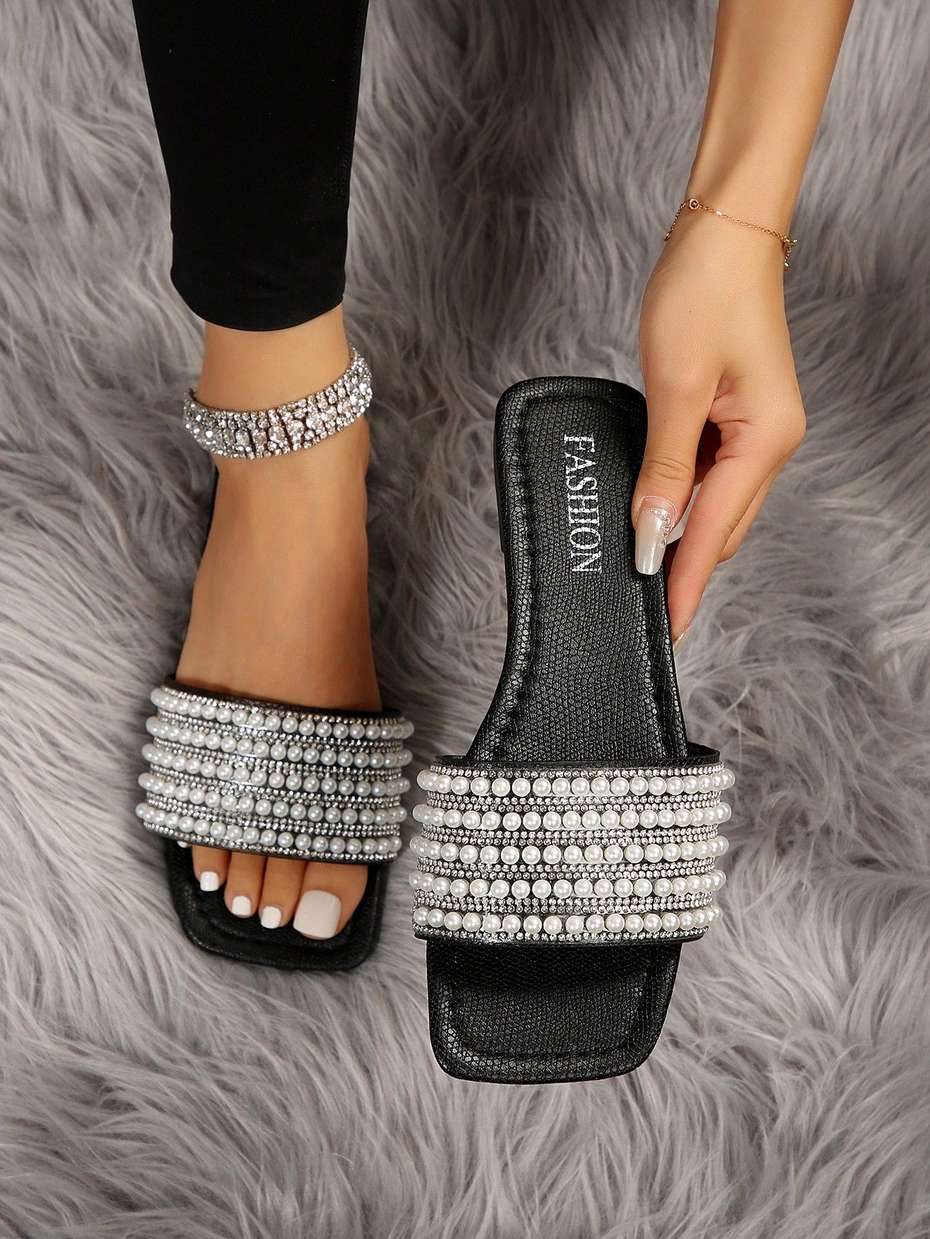 Ladies Sweet Pearl And Rhinestone Slipper, Fashionable And Comfortable White Flat Sandals For Summer, French Style