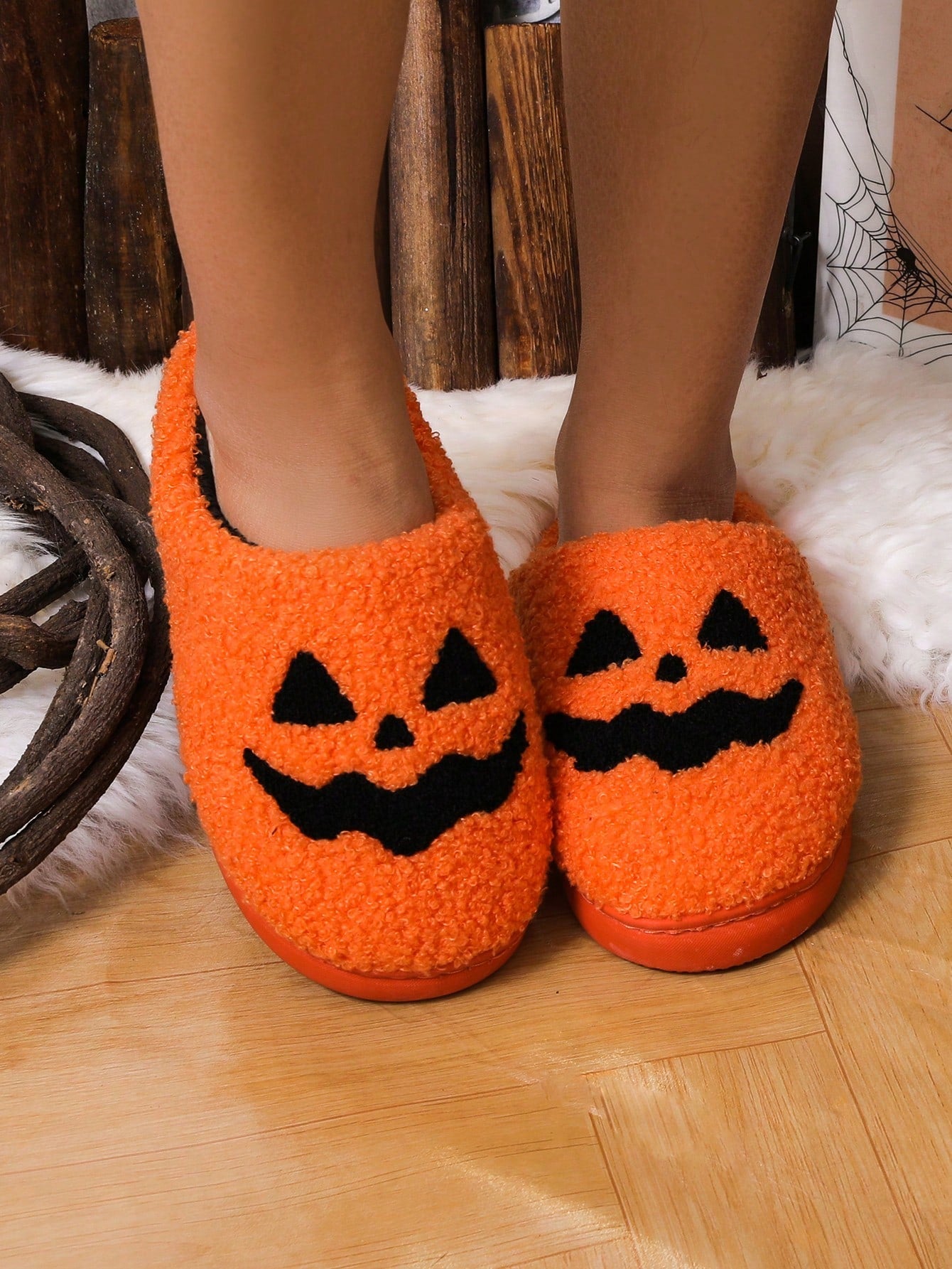 Halloween Plush Pumpkin Patterned Slippers For Elderly, Round Toe Indoor Couple Slippers For Winter And Autumn, Women's Cute Home Shoes