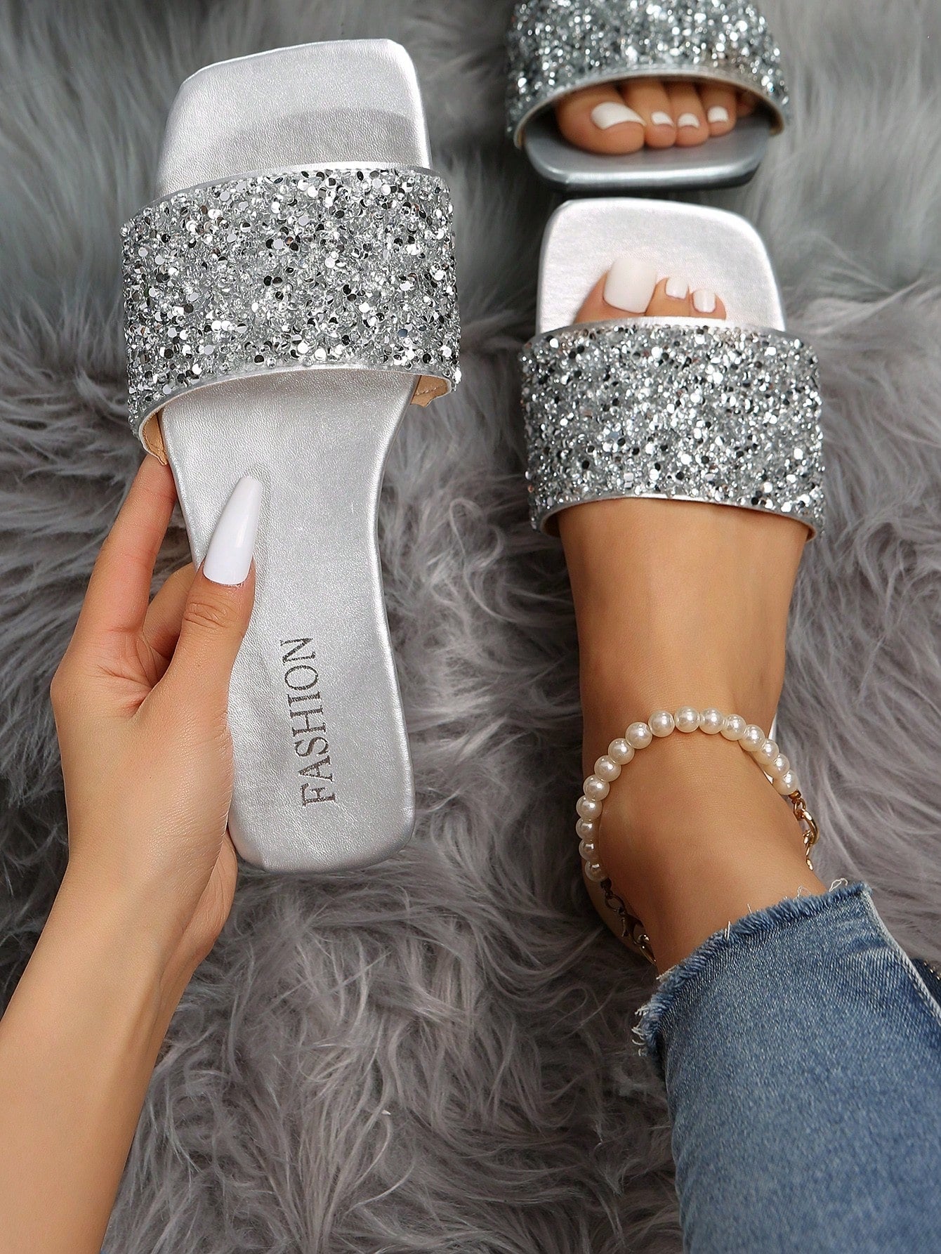 Ladies Sweet Pearl And Rhinestone Slipper, Fashionable And Comfortable White Flat Sandals For Summer, French Style