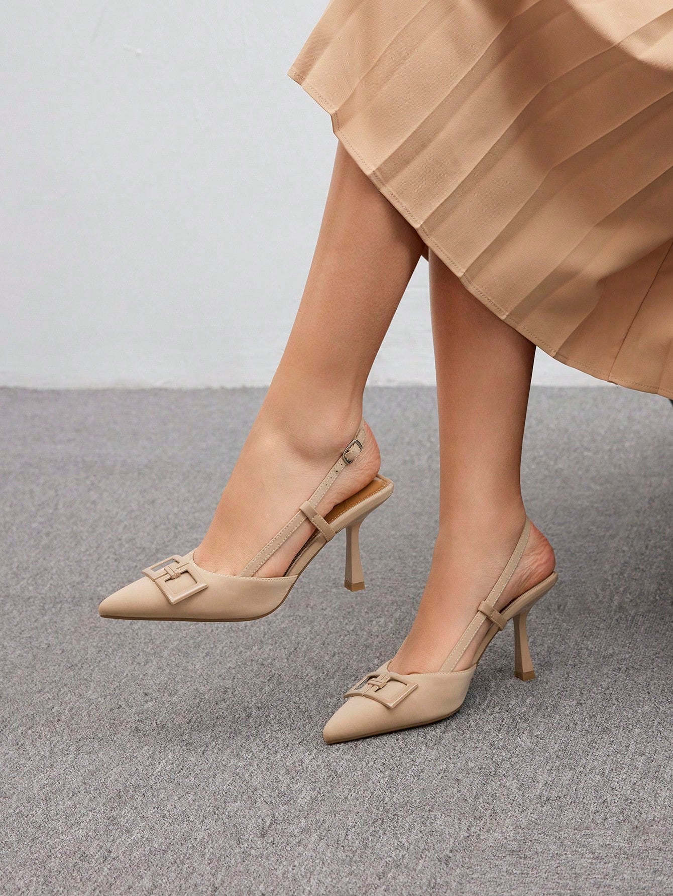 Women Fashionable And Elegant Camel-Colored Hollow-Out Business Shoes Elegant Business Casual Business Chic Halloween