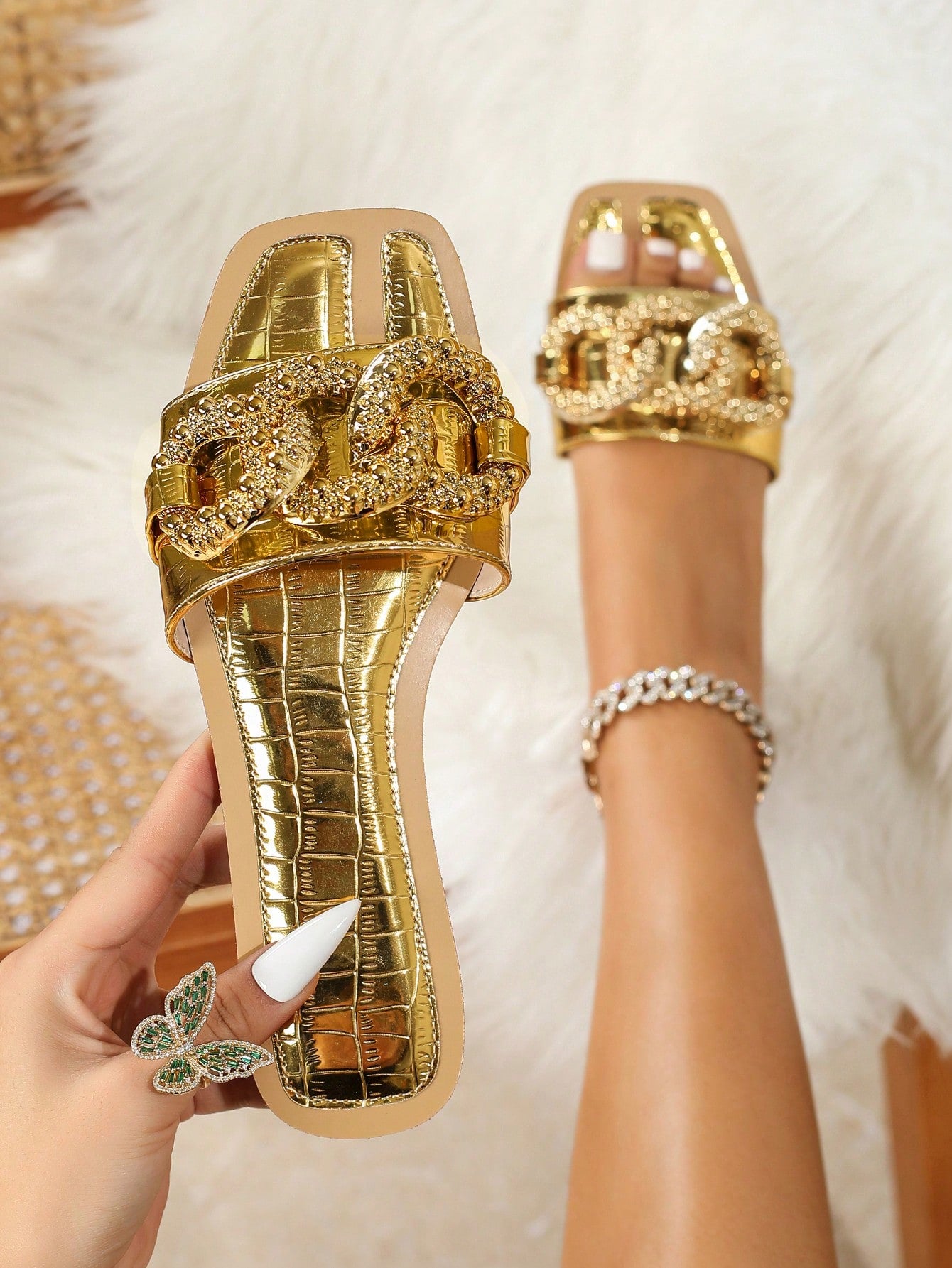 Women Metal Chain Decor Crocodile Embossed Slide Sandals, Fashionable Metallic Party Flat Sandals