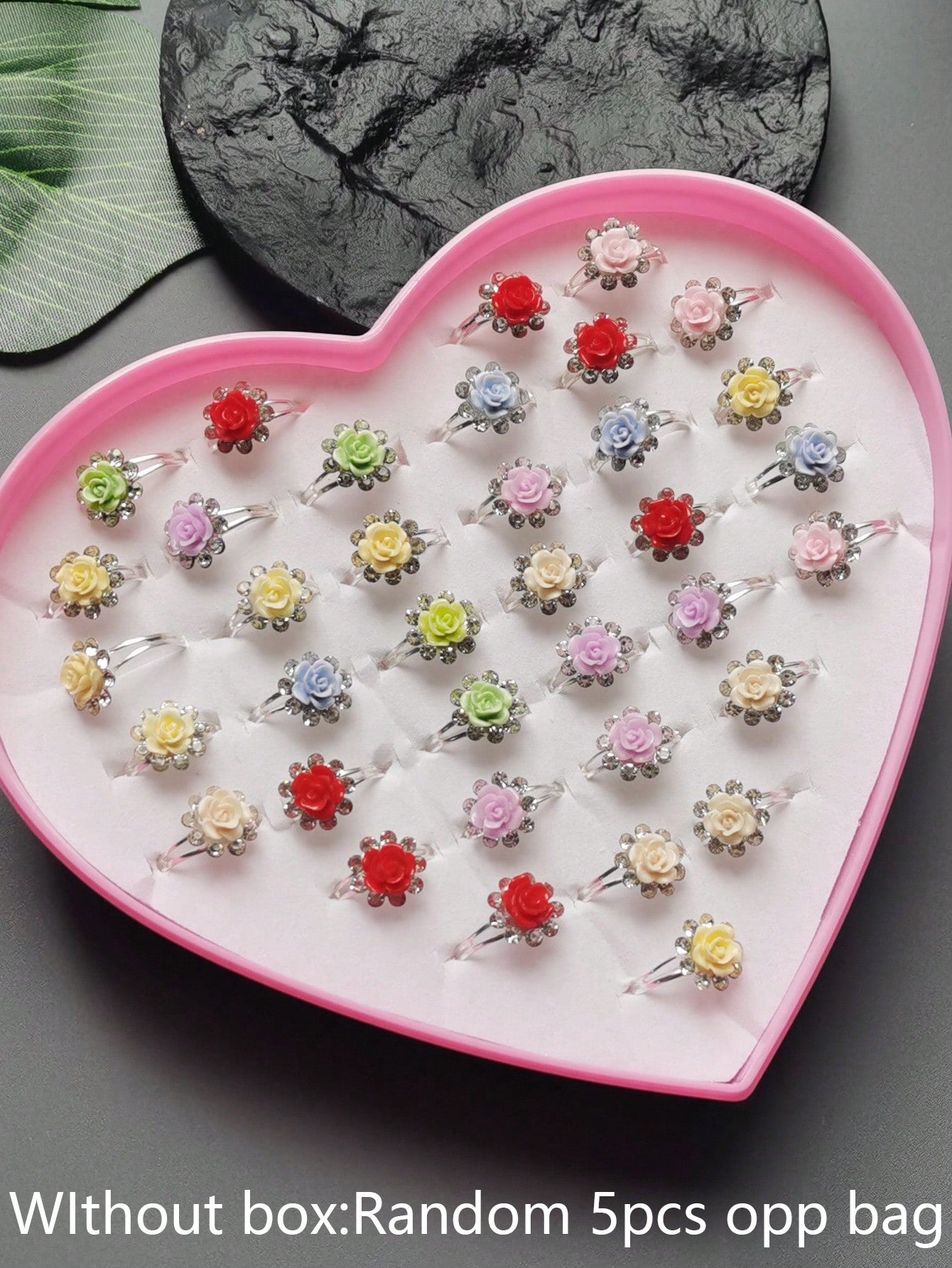 5pcs Random Adjustable Fashionable Cute Alloy Rings With Rhinestone & Hollow Out Design For Kids