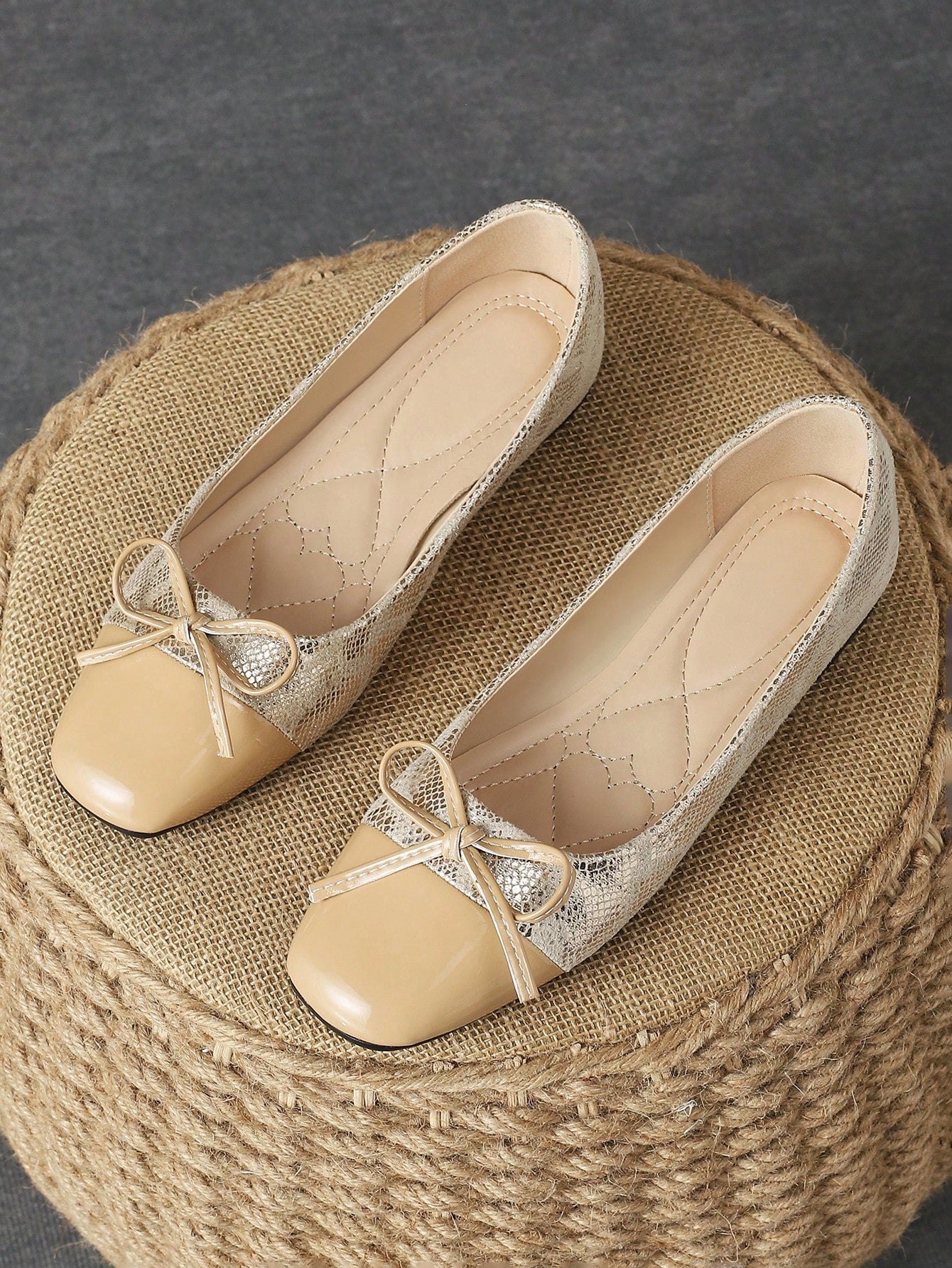 Fashion Square Toe Light Pink Flat Shoes For Women, With Bow Knot, Suitable For Outdoor Activities, High-End And Versatile, In Black And White Colors, Perfect For Casual Wear