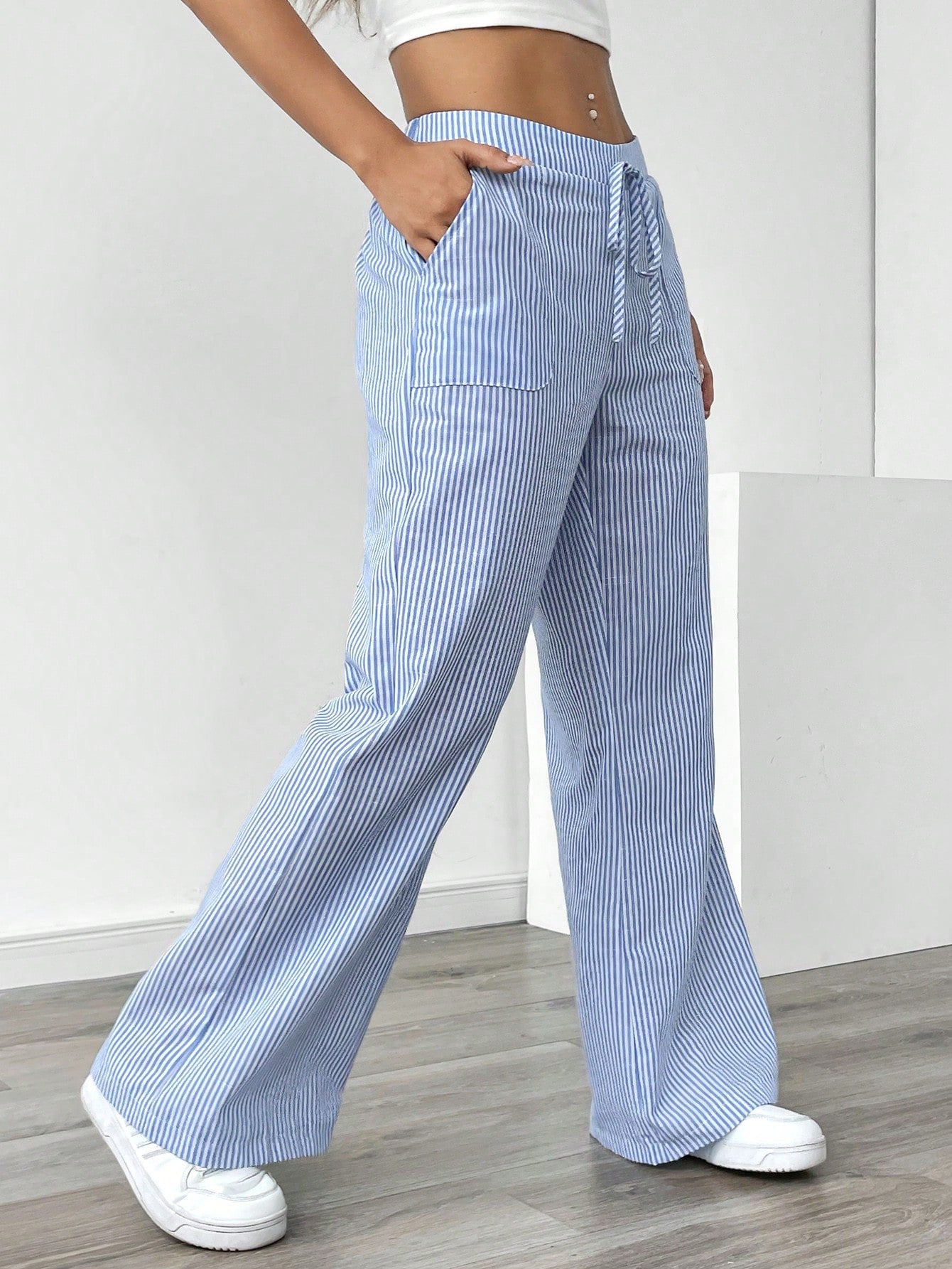 Women's Blue Striped Low-Waisted Wide Leg Vacation & Casual Daily Pants