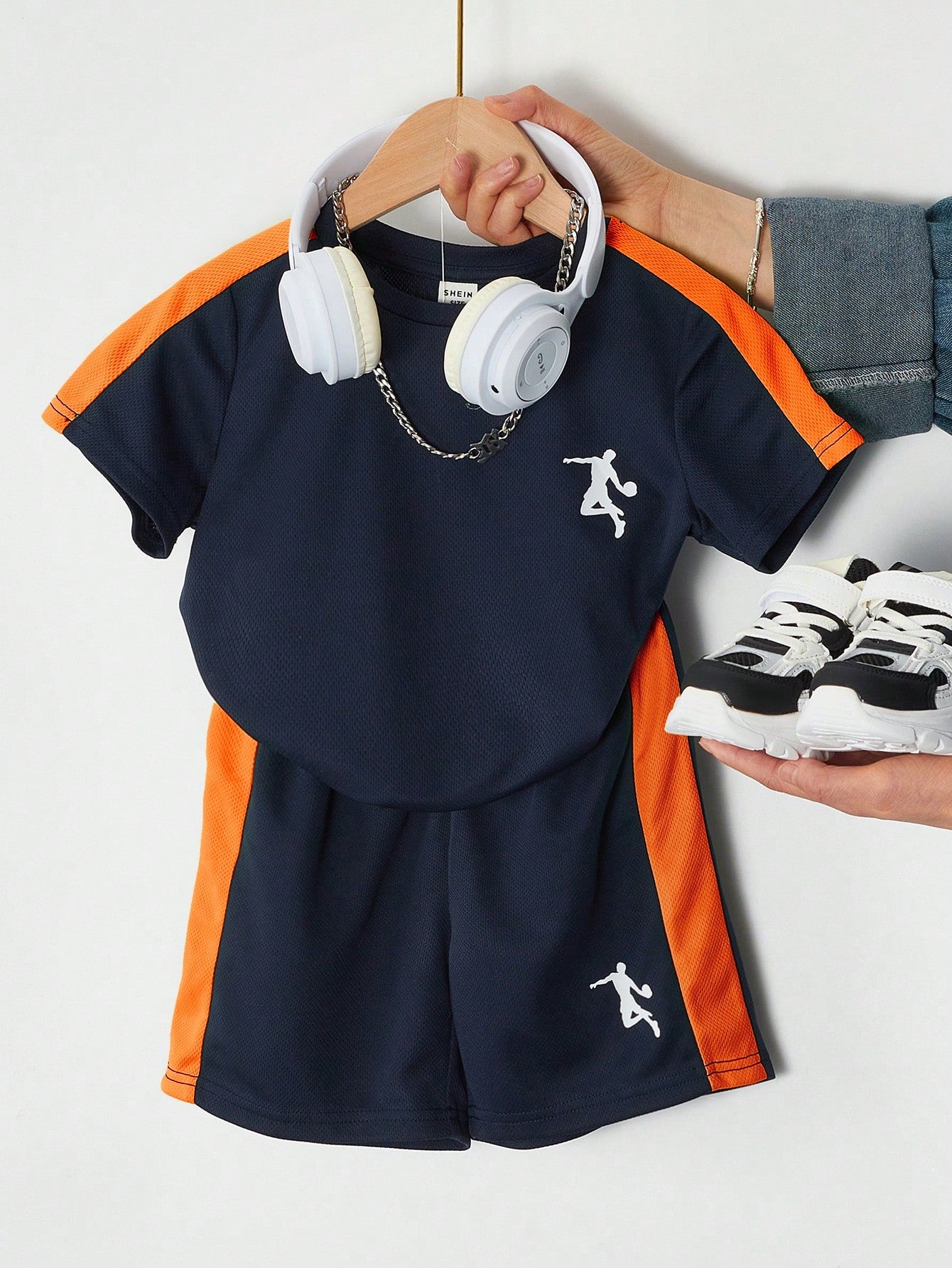 2pcs Set Boy Sports Graphic Print Stitching Color T-Shirt & Shorts Outfit, Casual Summer Wear