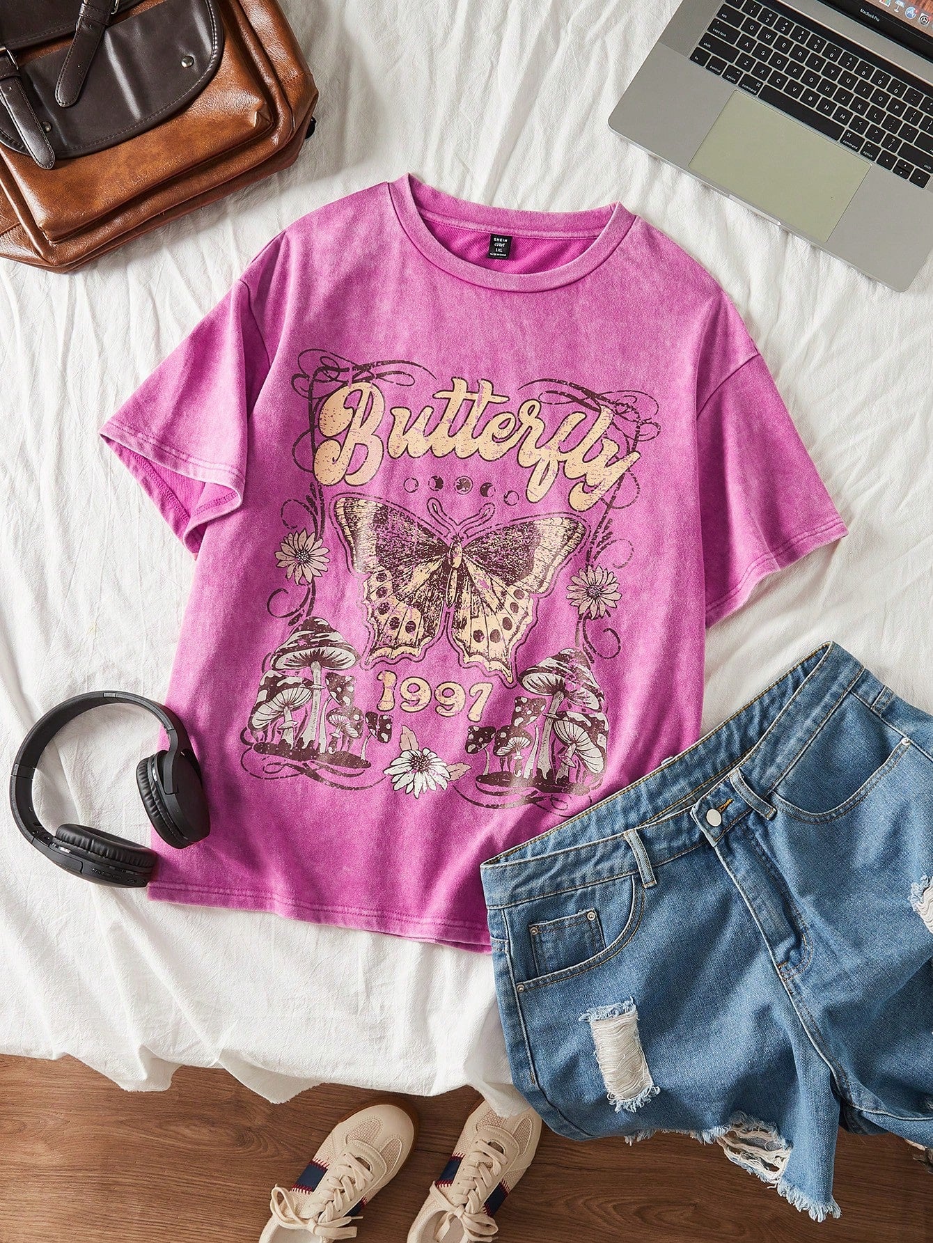 Plus Size Acid Washed Look Vintage Knitted Distressed Loose Fit Knit Butterfly Cartoon Pattern Short Sleeve T-Shirt