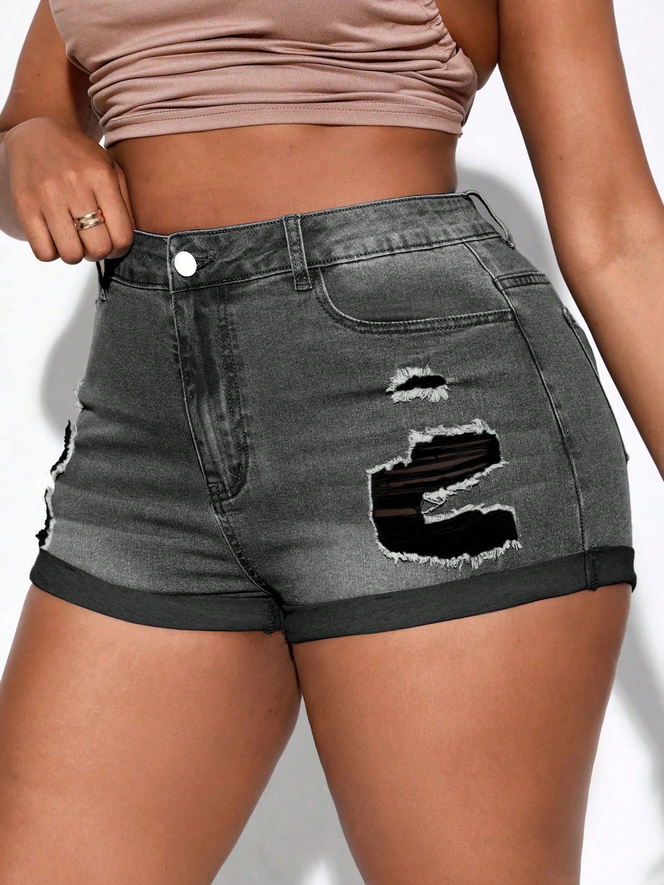 Plus Size Women\ Casual Denim Shorts With Pockets, Distressed And Rolled Hem