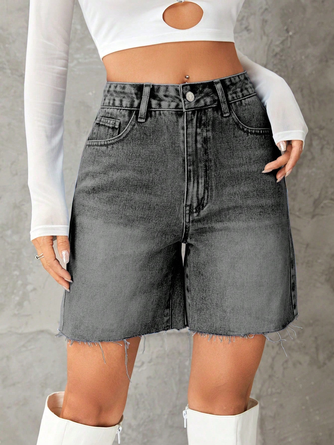 Women's Loose Fit Bermuda Casual Denim Shorts With Pockets