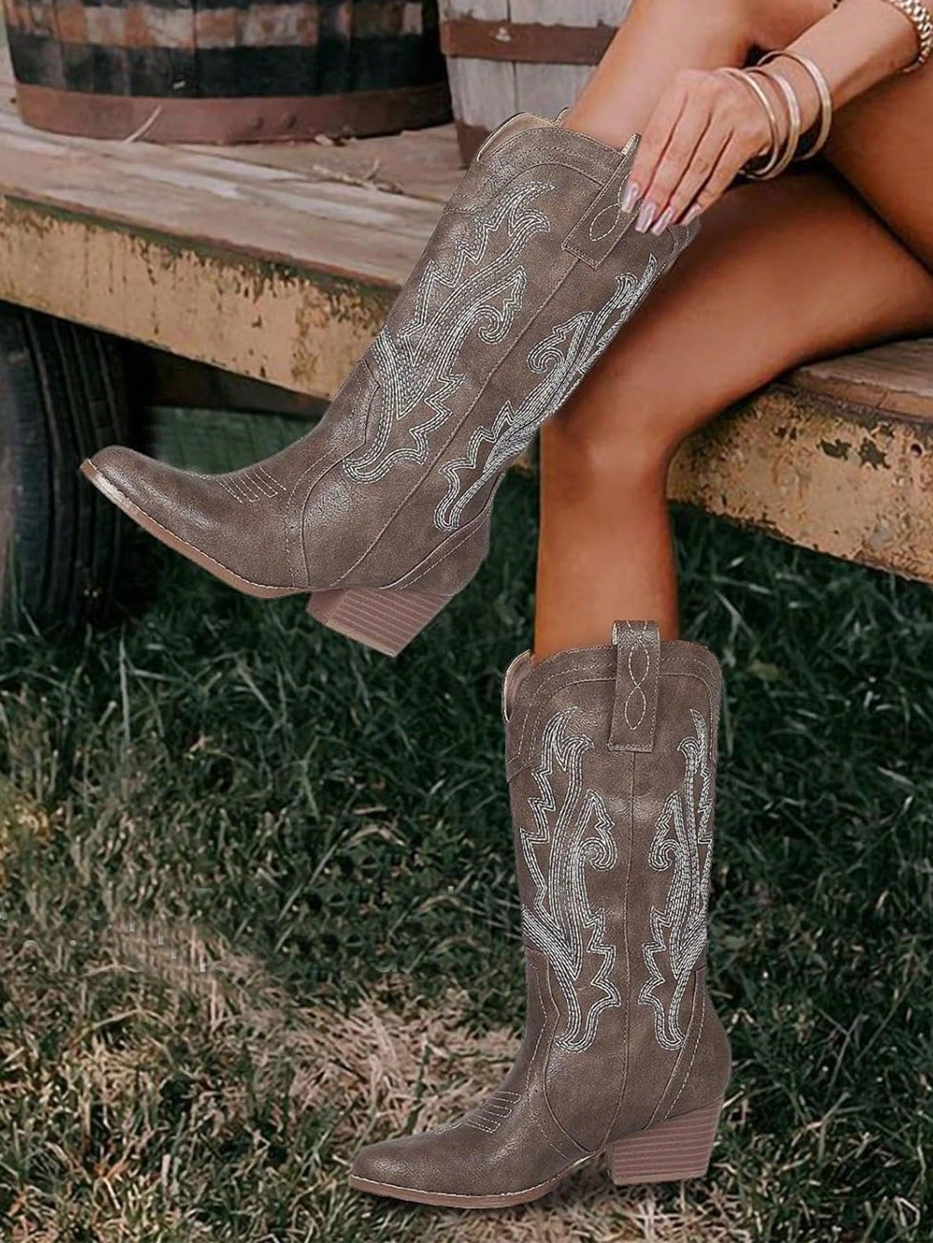 Women's Embroidered Western Cowboy Boots Pointed Toe Chunky Heel Mid Calf Shoes Pull On Vintage Cowgirl Boots