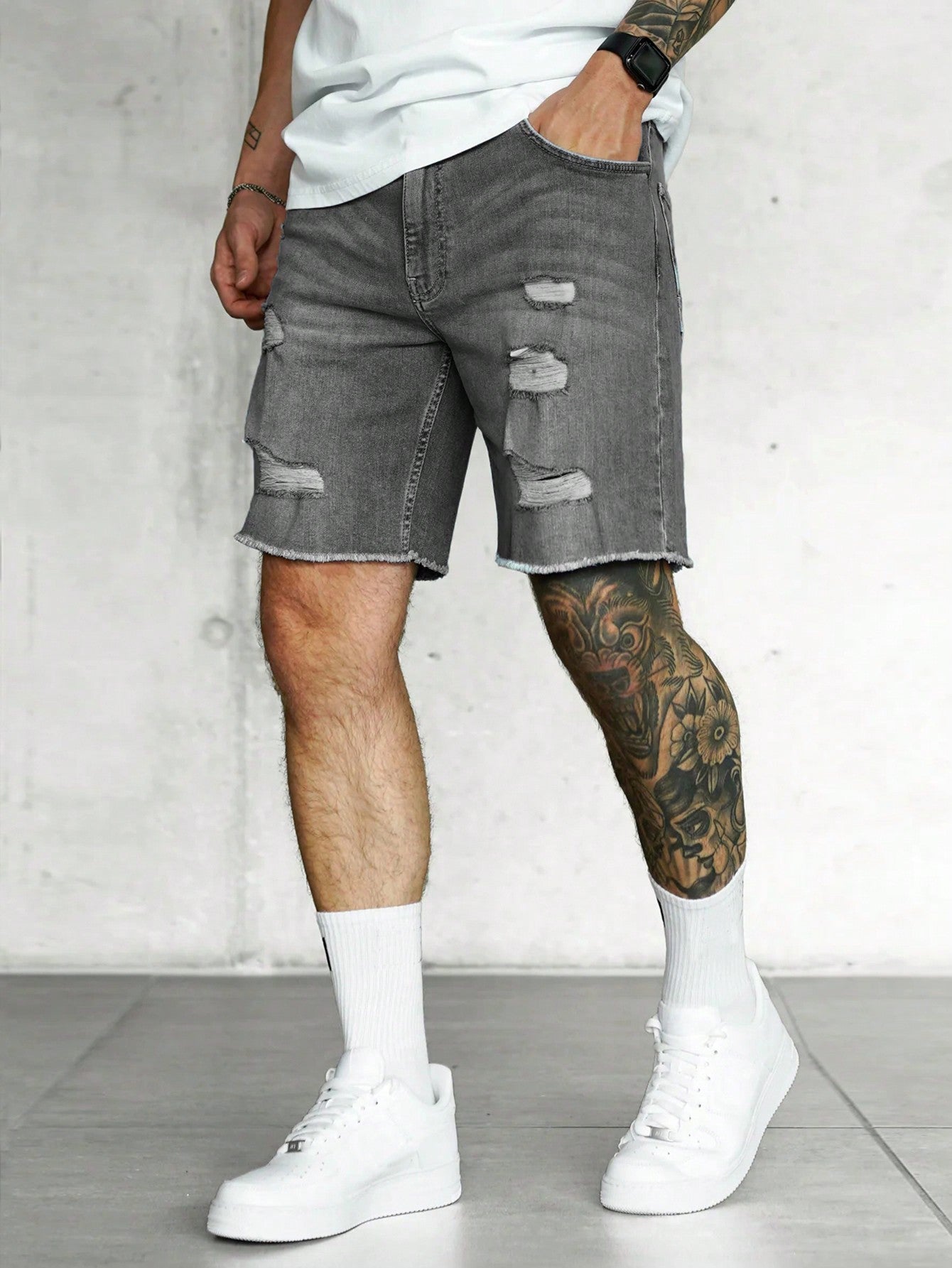 Men Ripped Frayed Raw Hem Denim Shorts