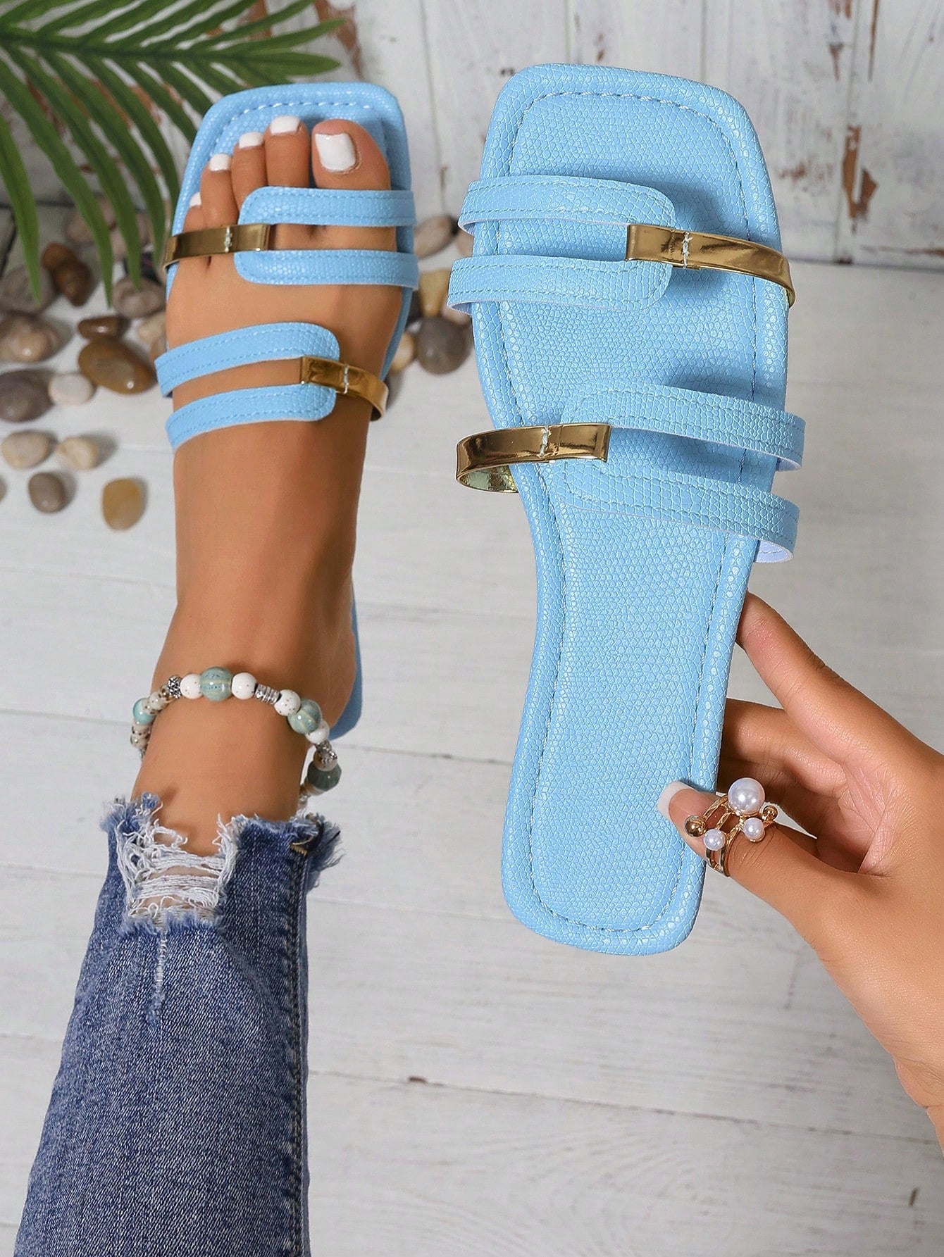 Women Summer New Green Square Toe Gold Stripe Cutout Slides Sandals, Casual/Vacation/Beach/Day-To-Day Wear, Fashionable Low-Heel Shoes