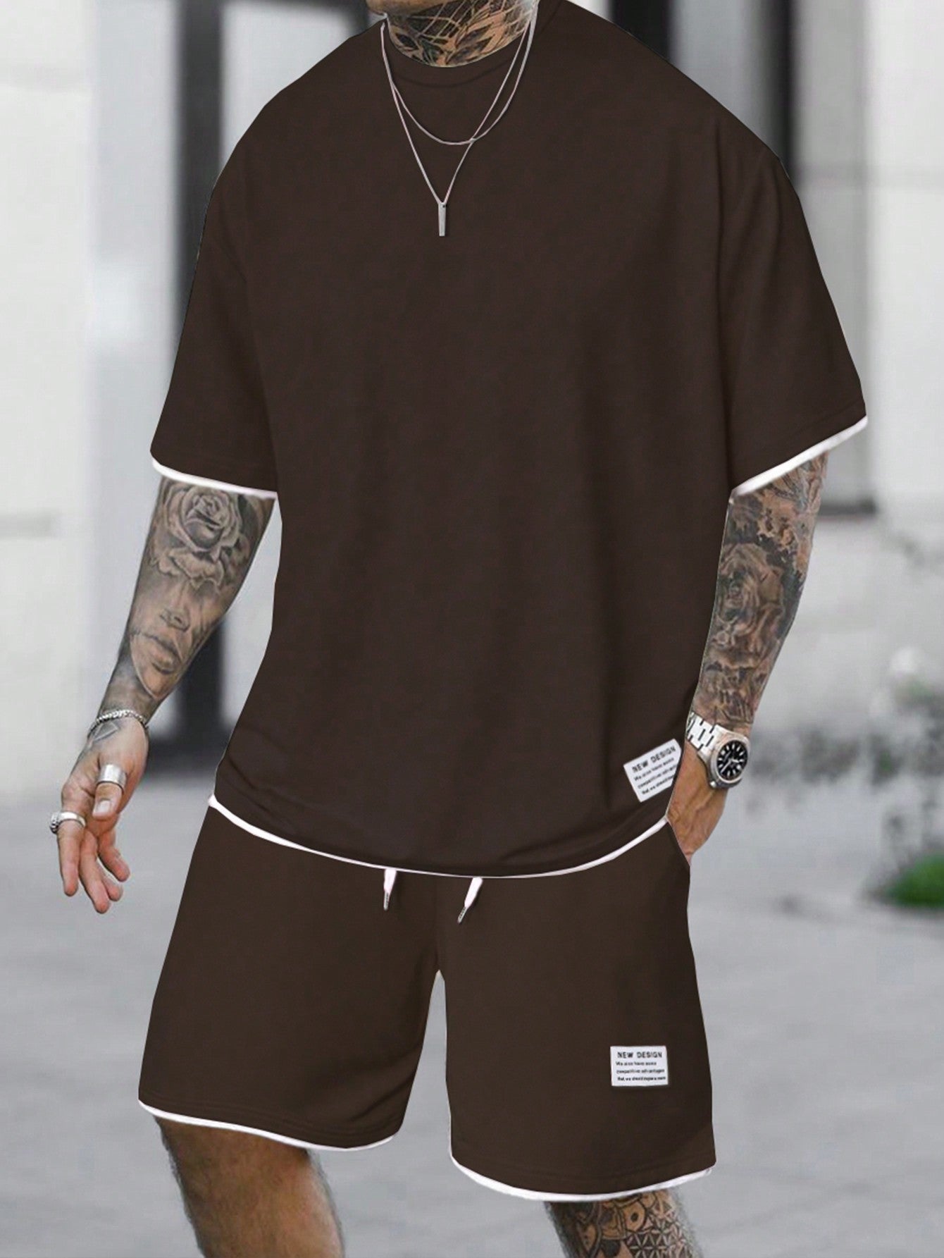 Men Letter Patched Detail Contrast Trim Tee & Drawstring Waist Shorts