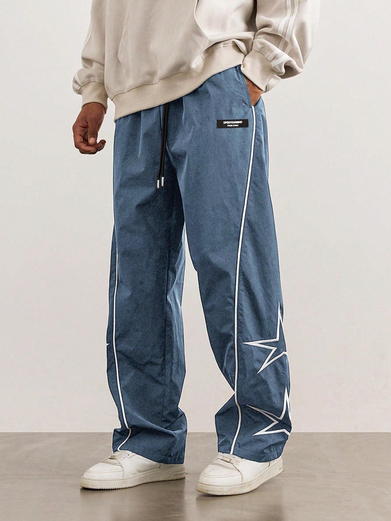 Men Loose Embroidery Star Pattern Contrast Piping Pants